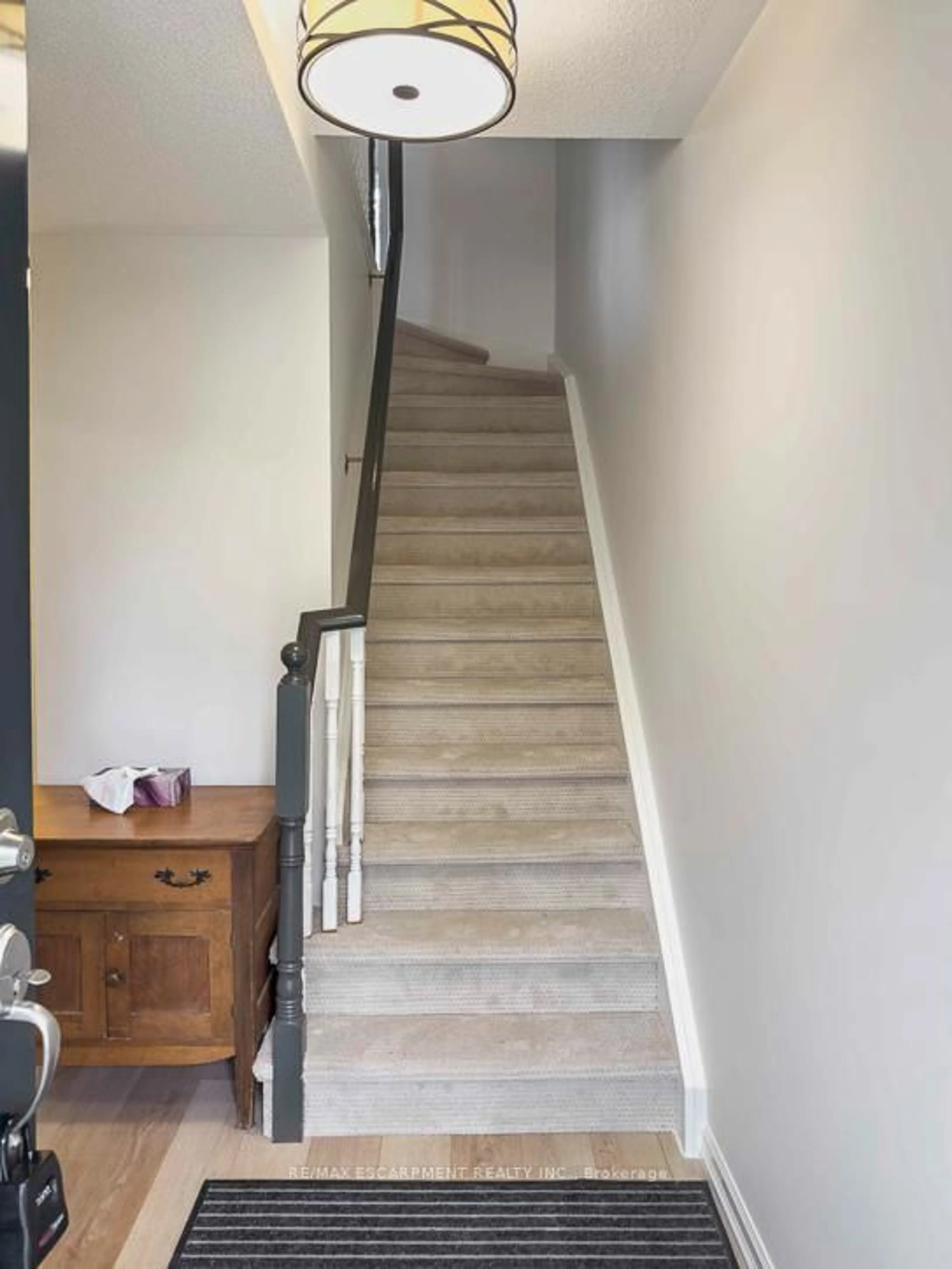 Stairs for 107 Ellen Lane, Collingwood Ontario L9Y 4W4
