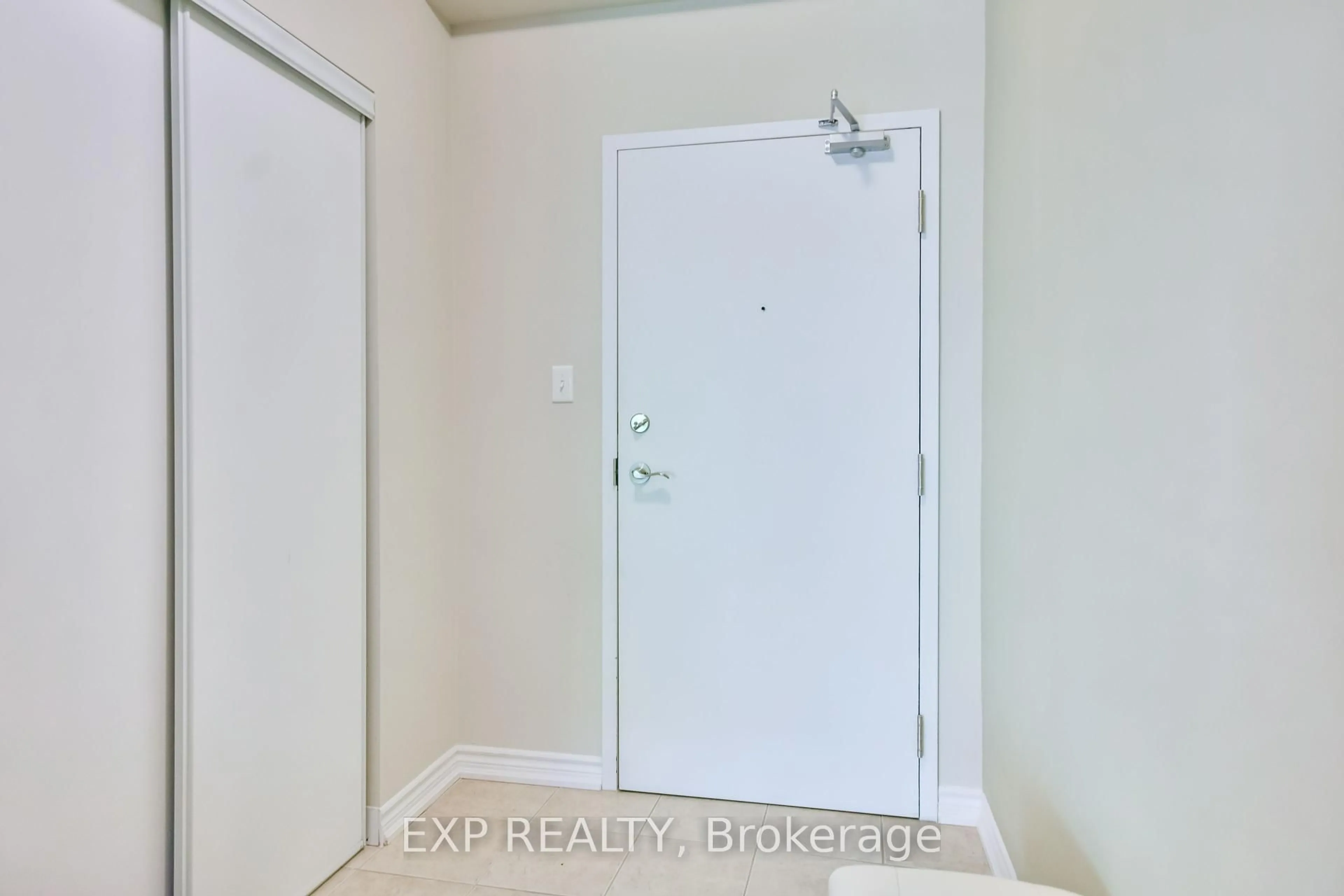 A pic of a room for 42 Ferndale Dr #101, Barrie Ontario L4N 2M5