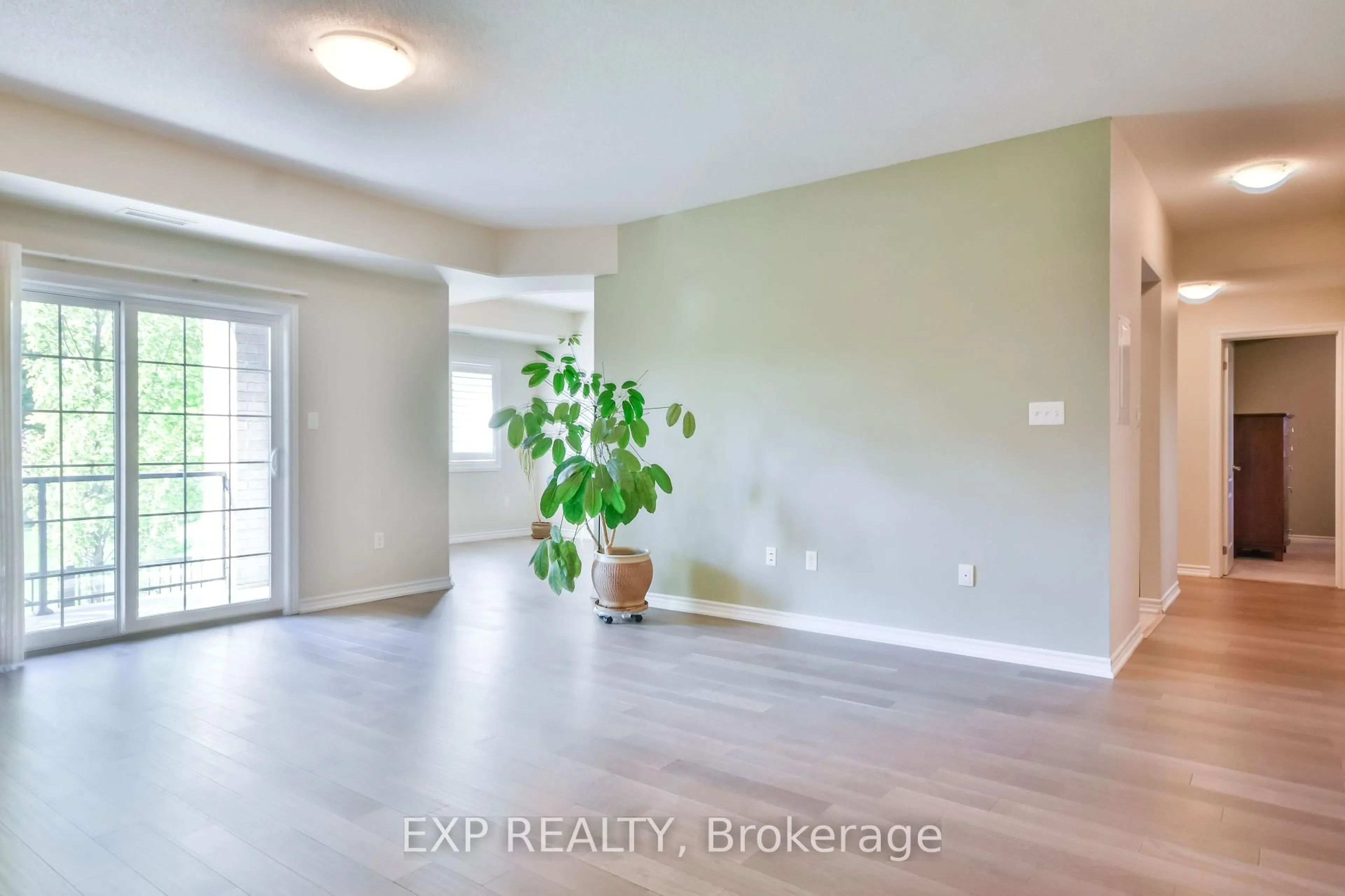 Unknown for 42 Ferndale Dr #101, Barrie Ontario L4N 2M5