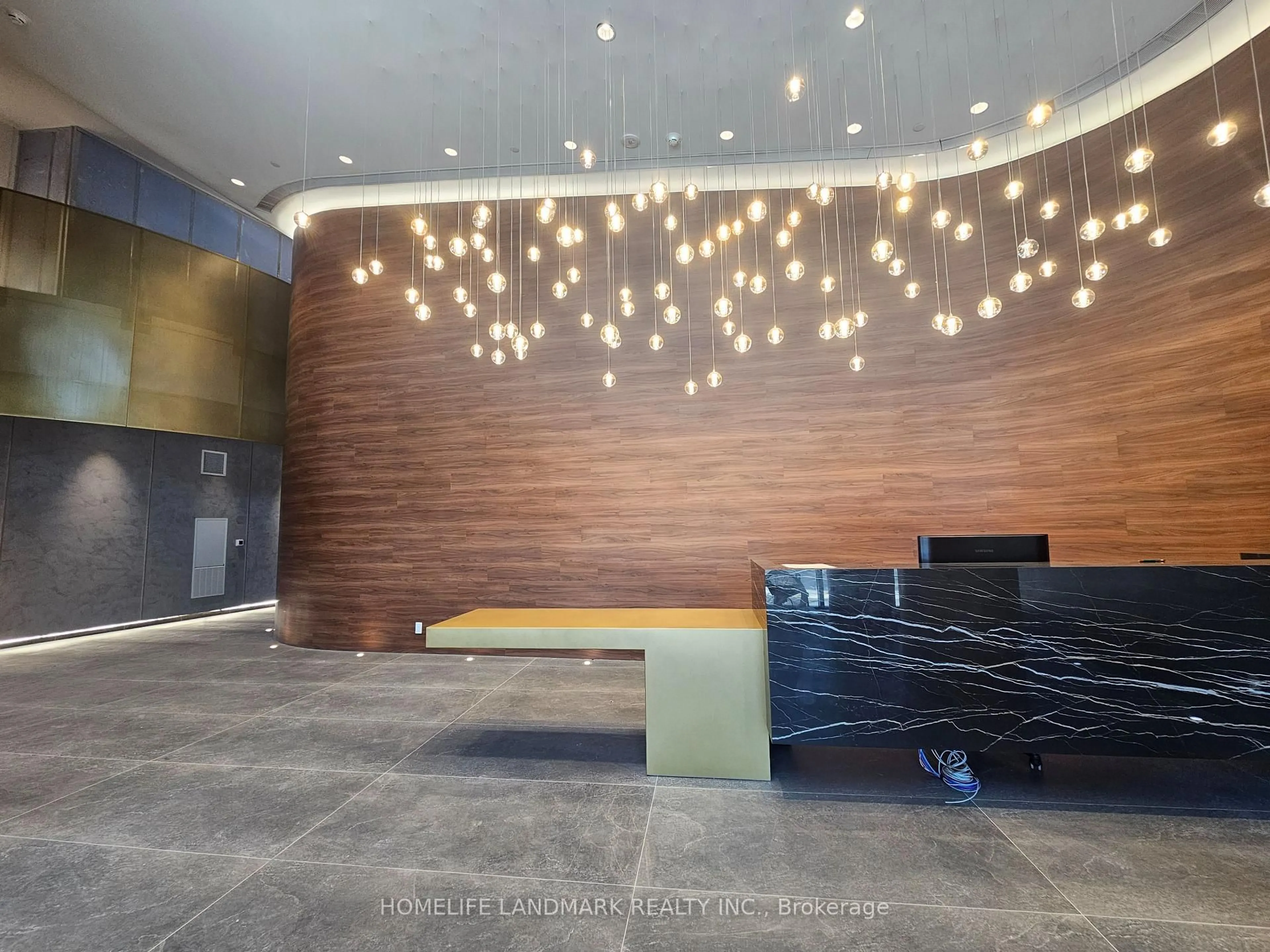 Lobby for 39 Mary St #2104, Barrie Ontario L4N 1S9