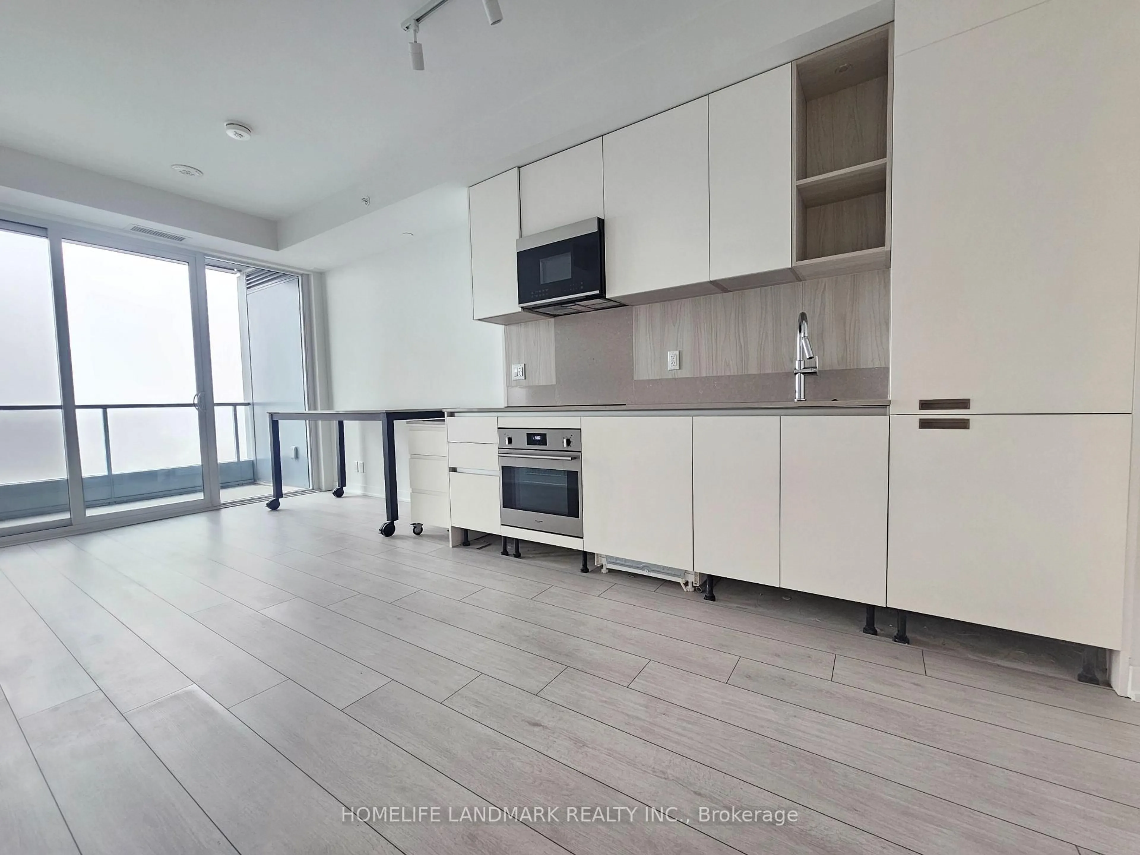 Open concept kitchen, unknown for 39 Mary St #2104, Barrie Ontario L4N 1S9