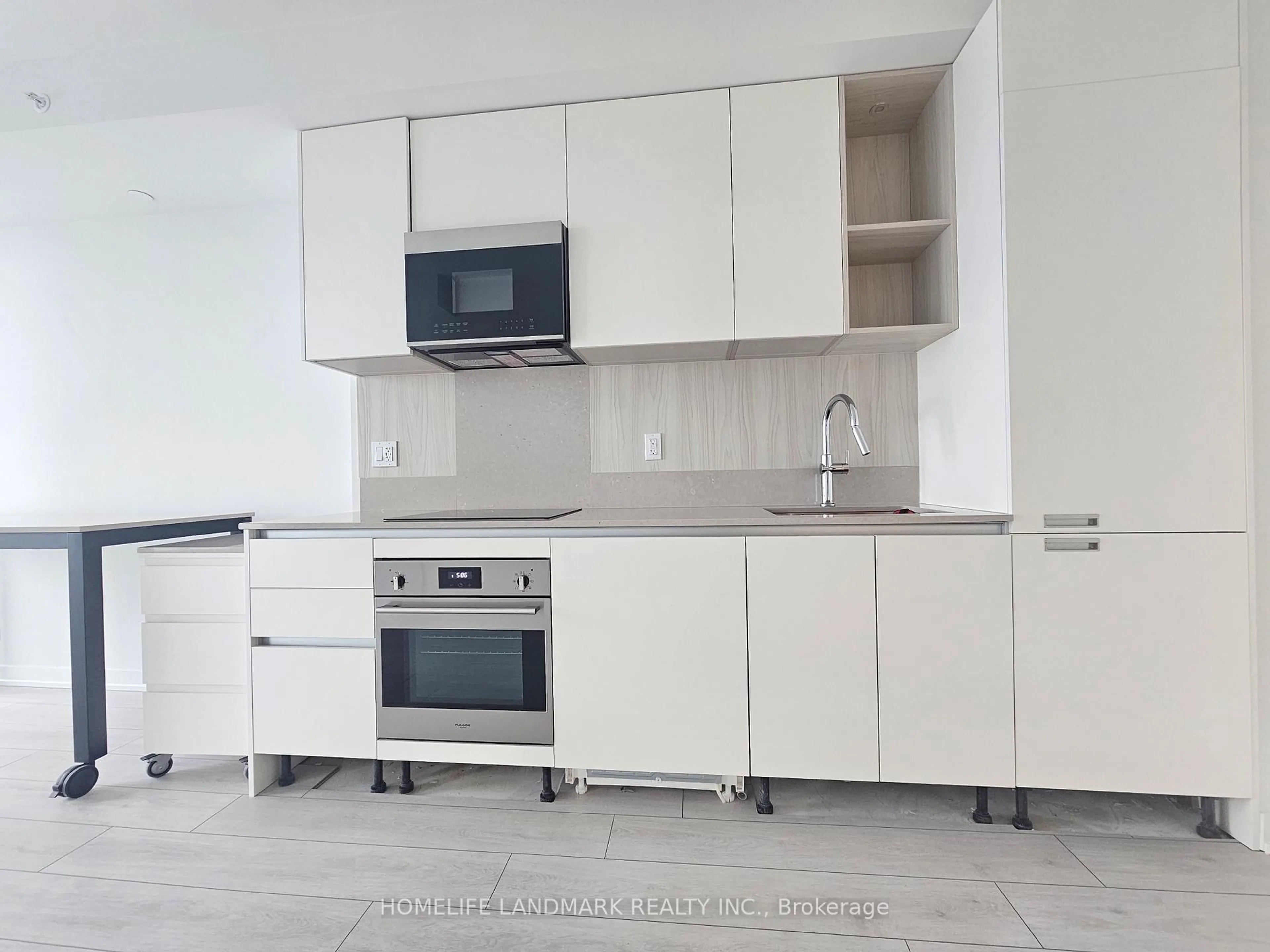 Standard kitchen, unknown for 39 Mary St #2104, Barrie Ontario L4N 1S9