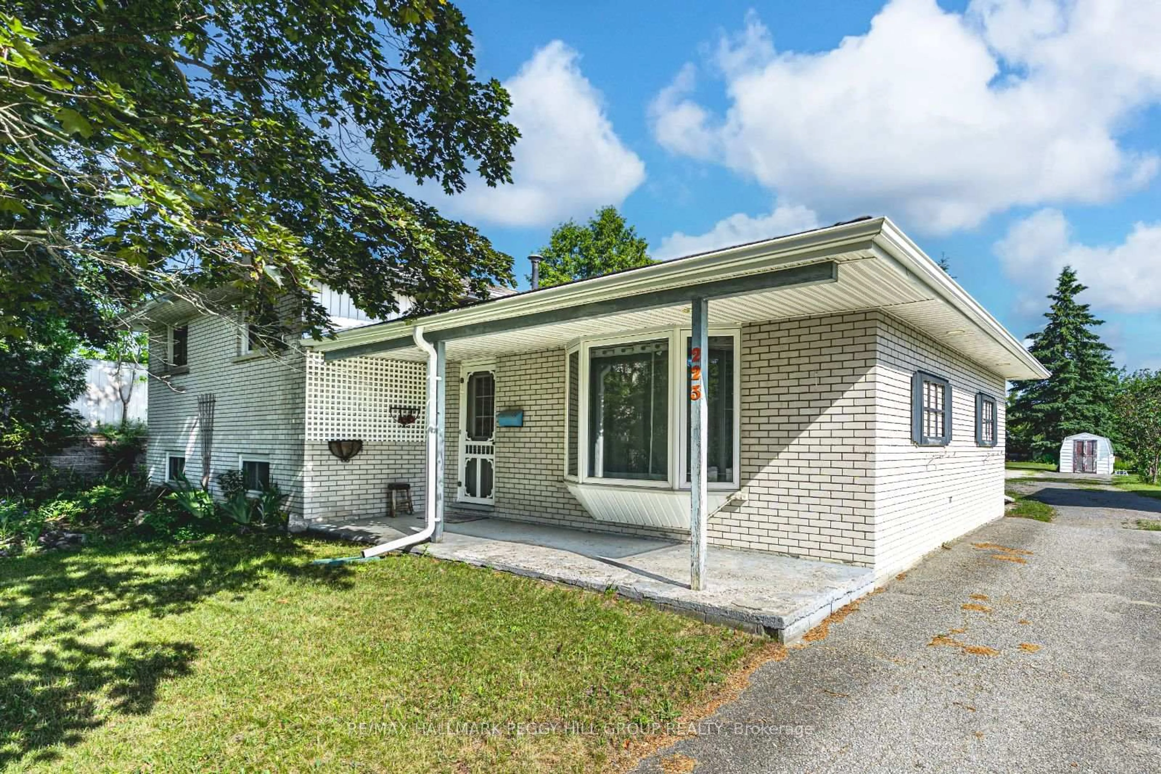 Unknown for 223 Phillips St, Barrie Ontario L4N 3V2