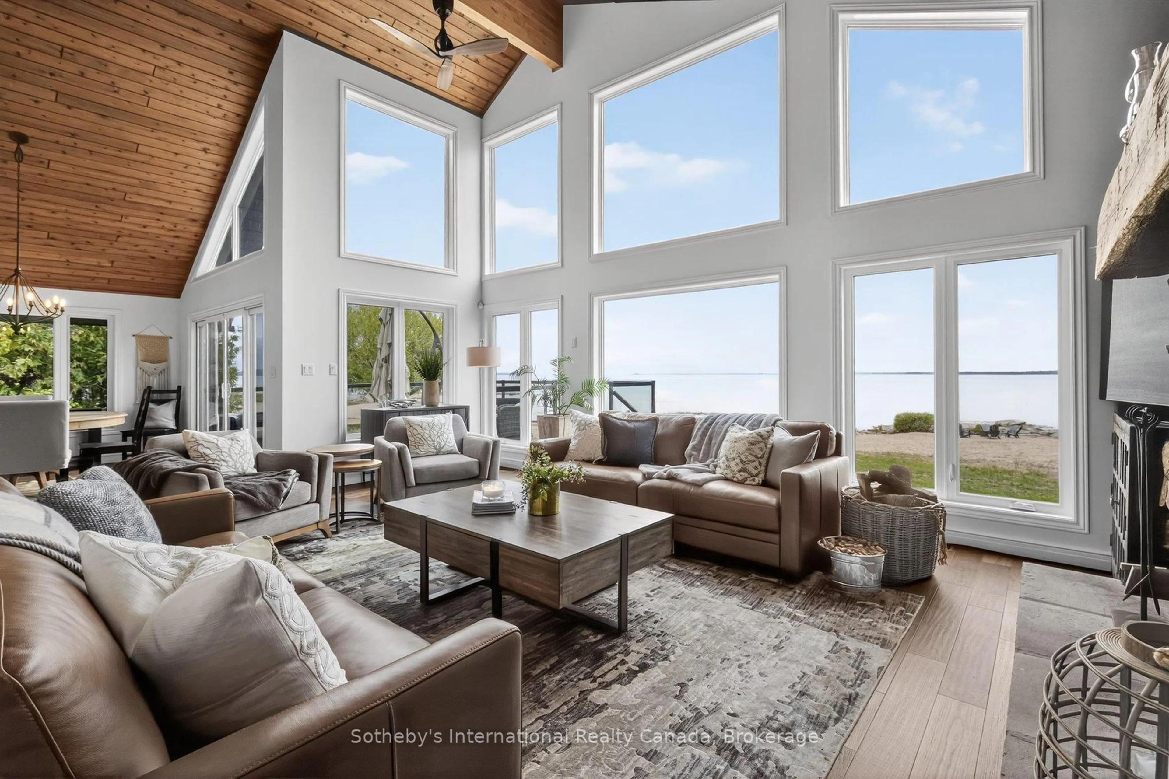 Living room with furniture, unknown for 1773 Champlain Rd, Tiny Ontario L9M 0C1