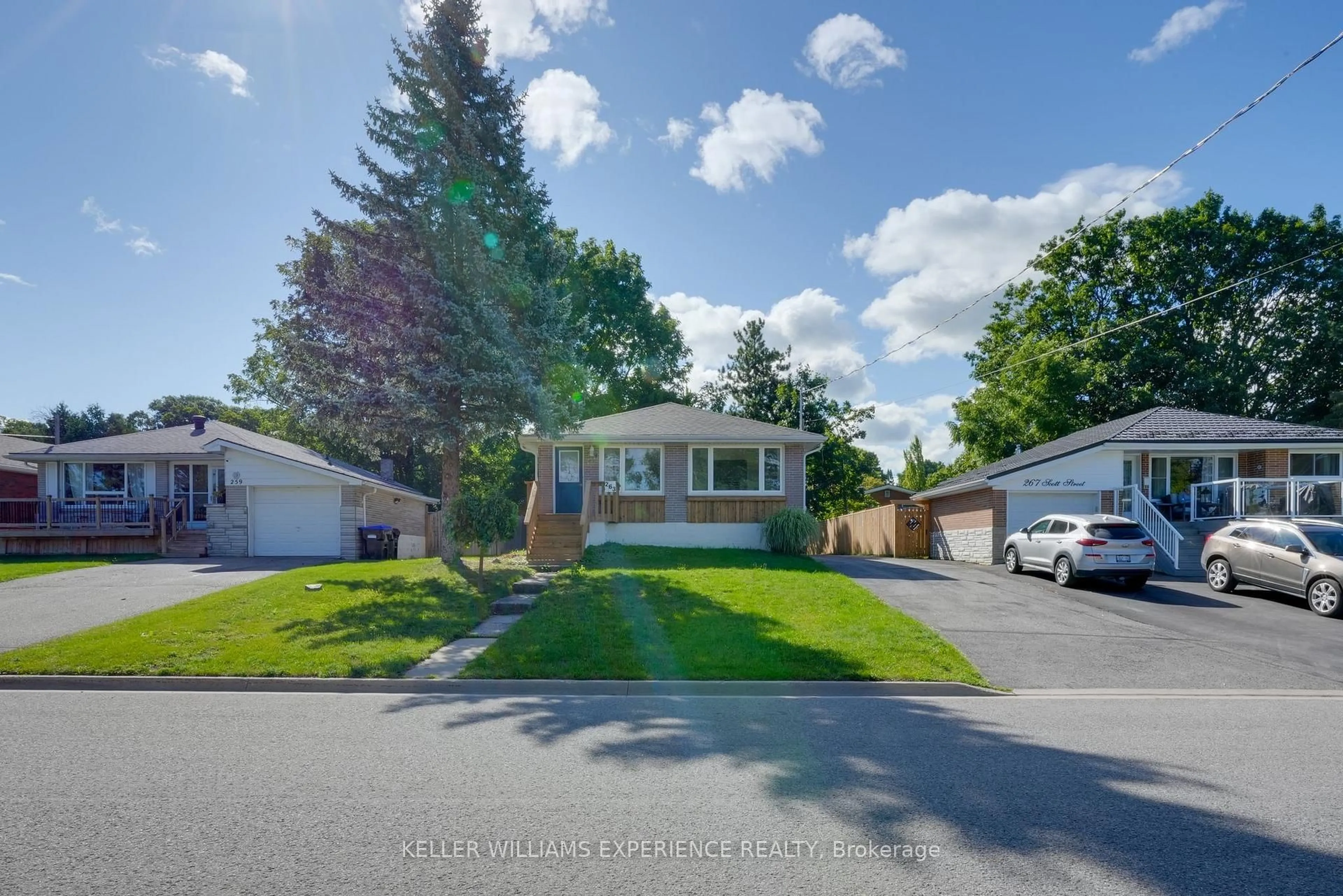 A pic from outside/outdoor area/front of a property/back of a property/a pic from drone, street for 263 Scott St, Midland Ontario L4R 2M7