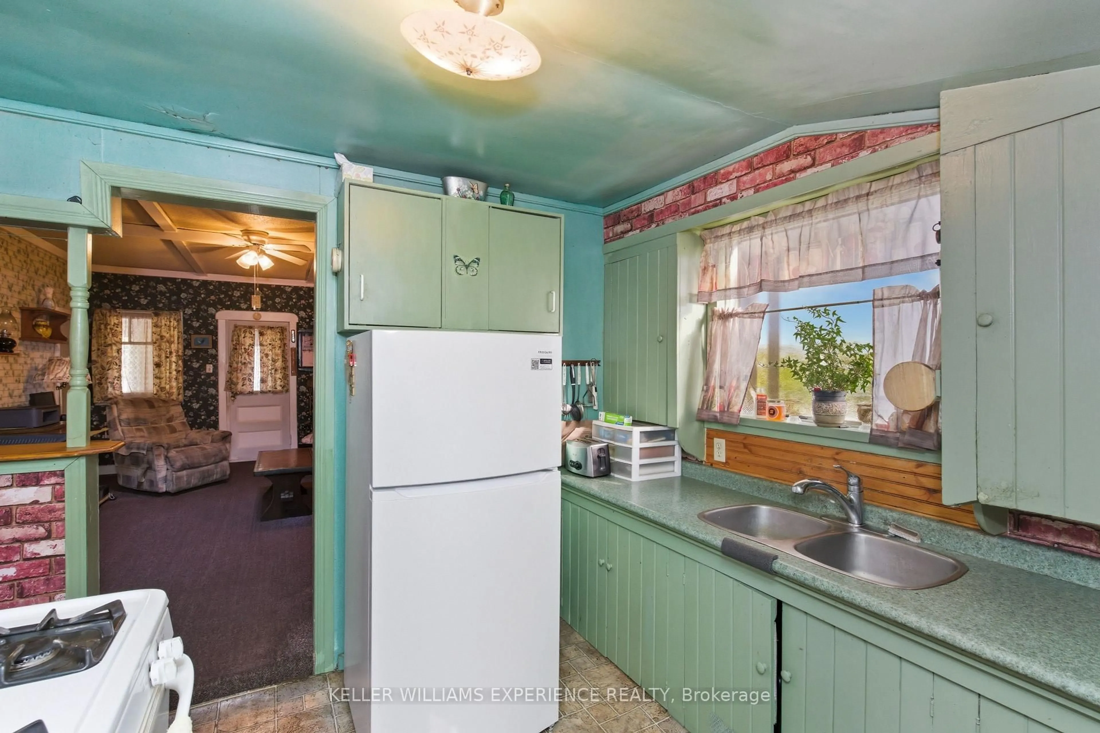 Standard kitchen, unknown for 2007 Tiny Beaches Rd, Tiny Ontario L0L 1P1