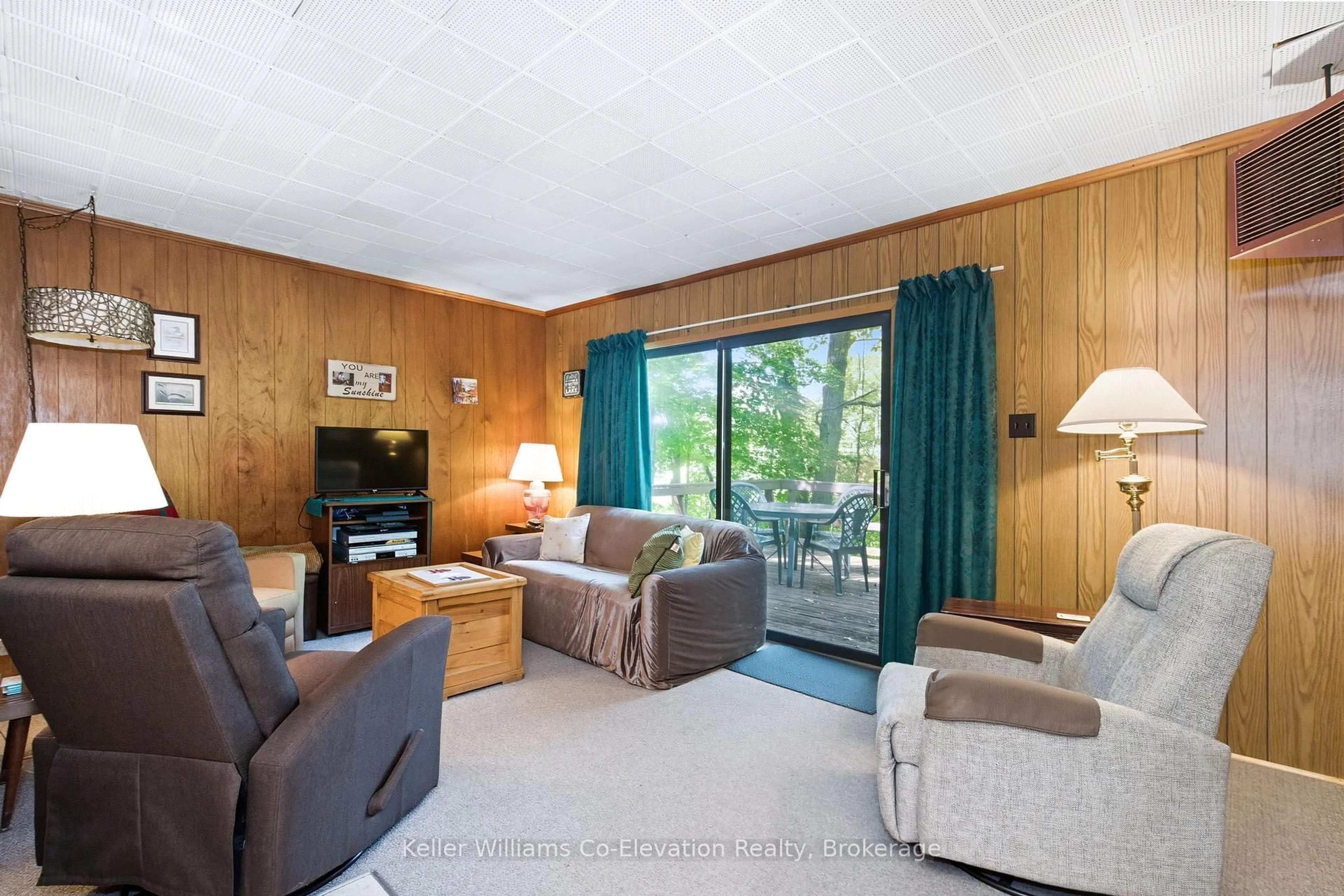 Living room with furniture, unknown for 3 Crossingview Lane, Tay Ontario L0K 2C0