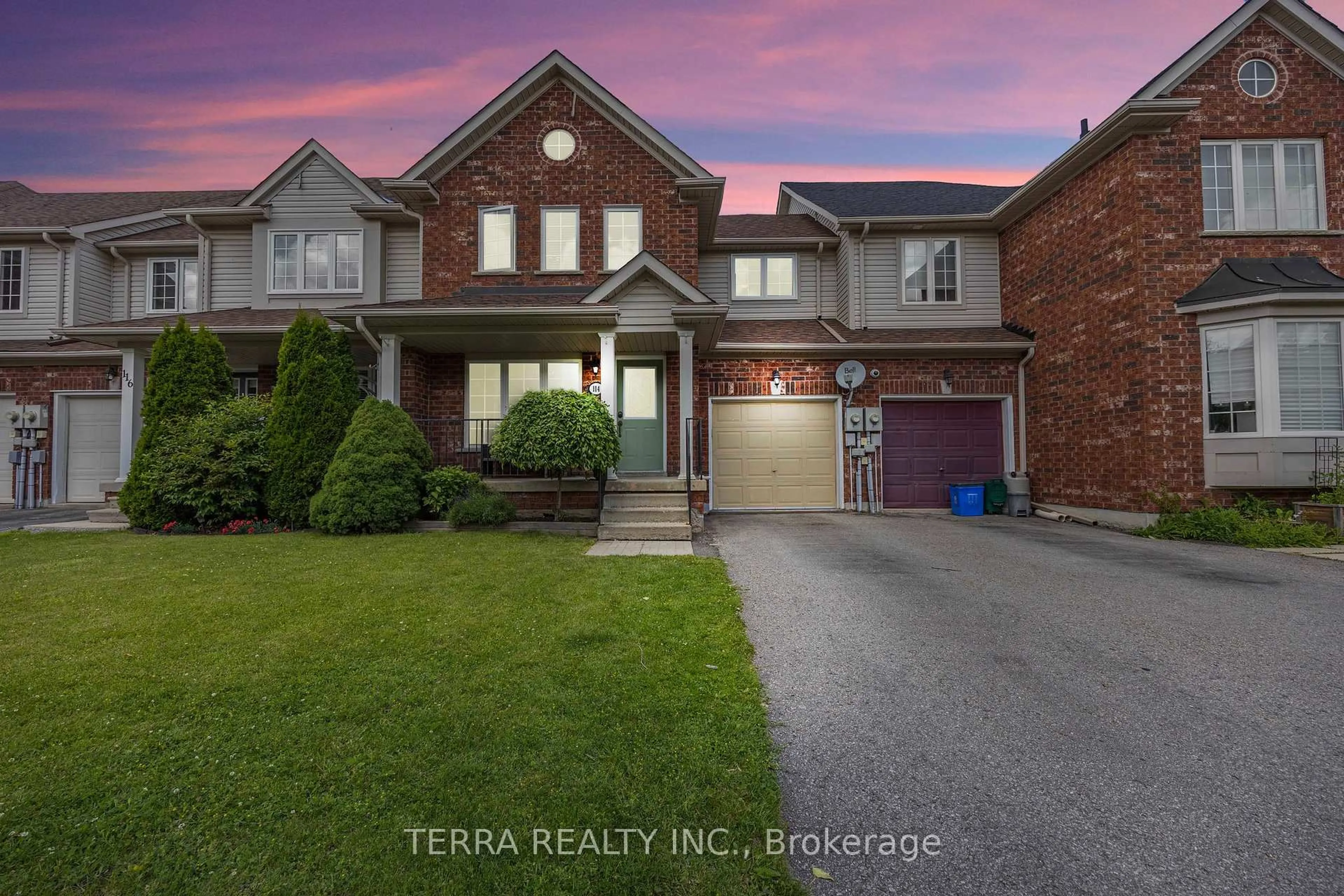 Home with brick exterior material, street for 114 Thrushwood Dr, Barrie Ontario L4N 0Z1