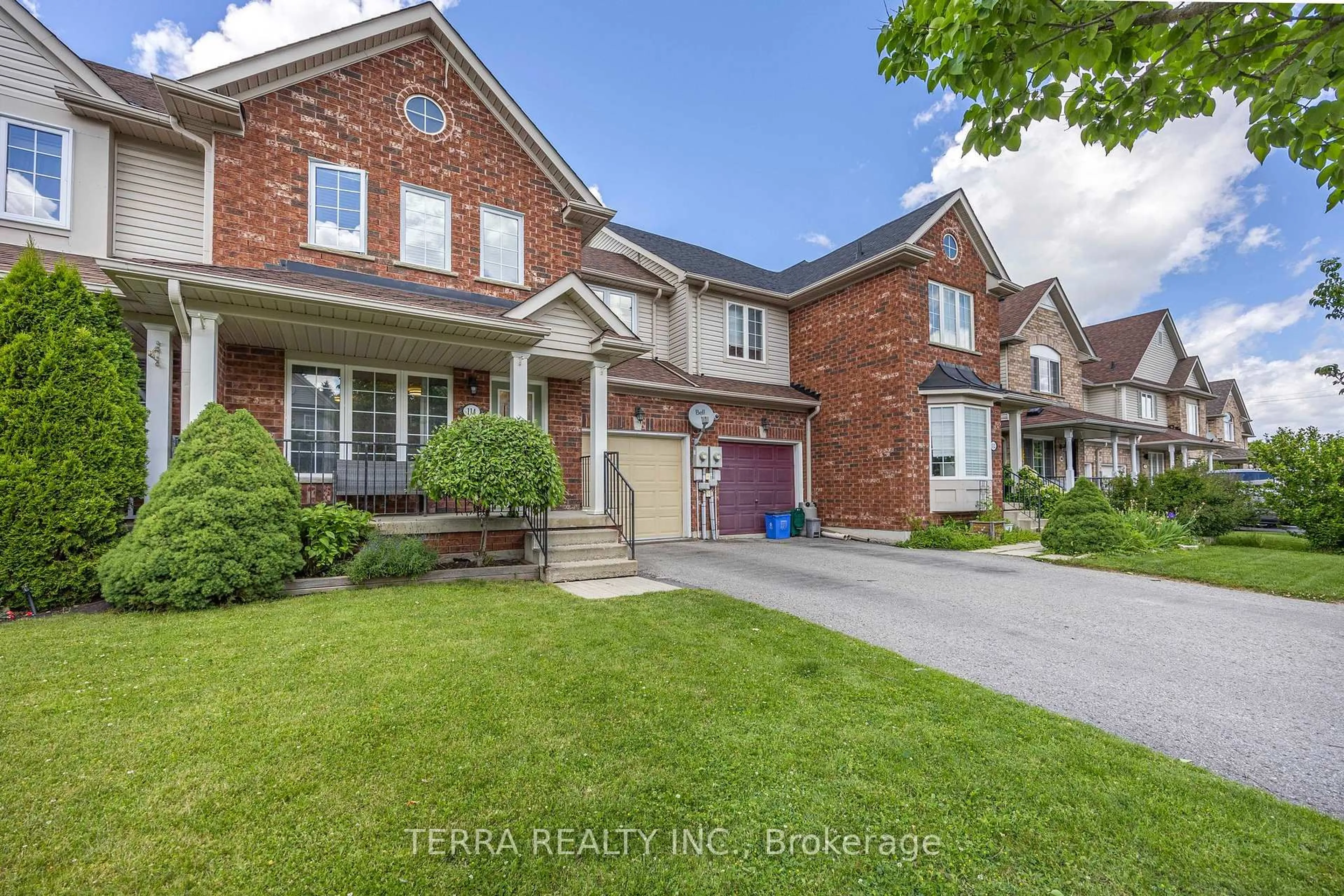 Home with brick exterior material, street for 114 Thrushwood Dr, Barrie Ontario L4N 0Z1