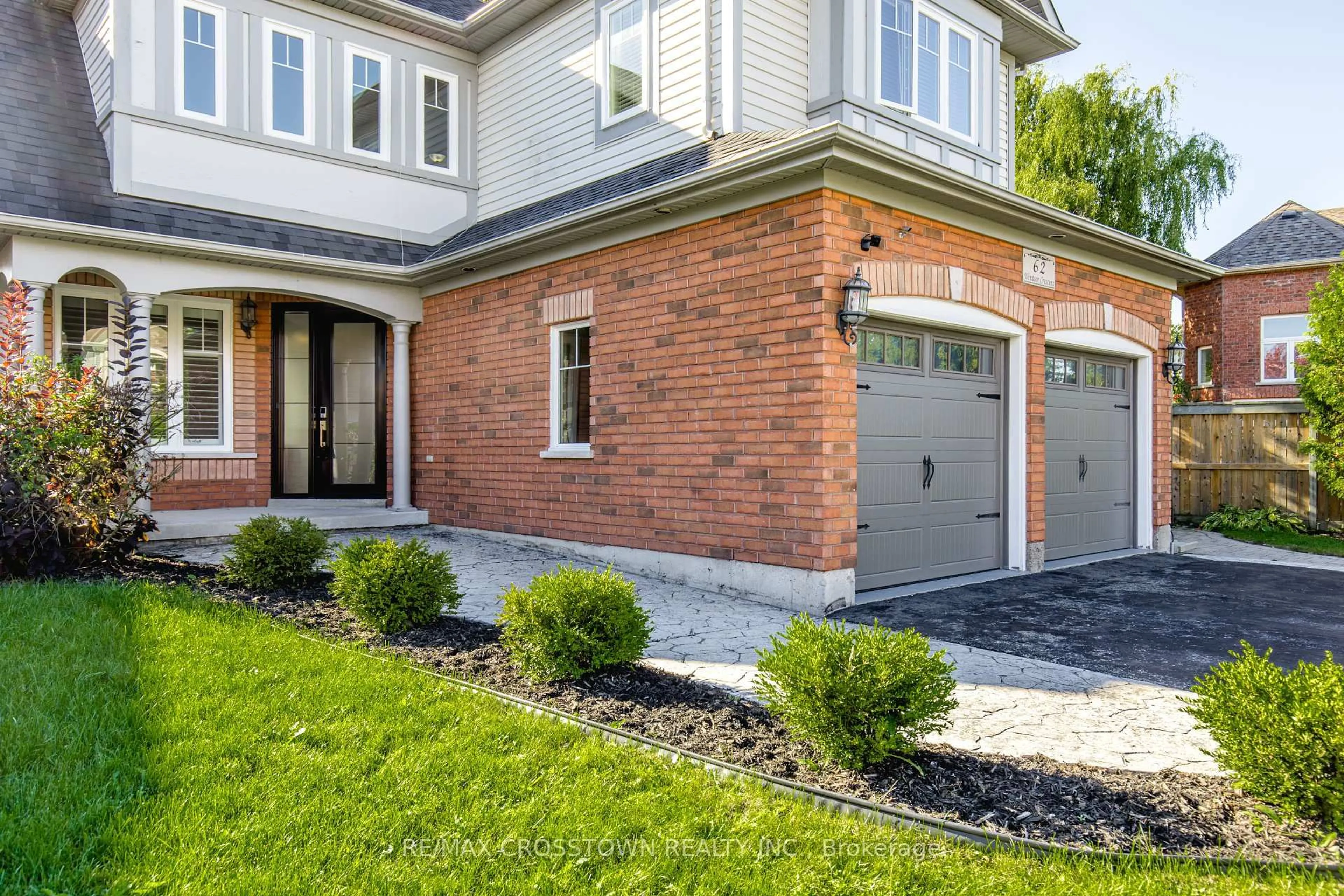 Home with brick exterior material, street for 62 Windsor Cres, Barrie Ontario L4N 0K4