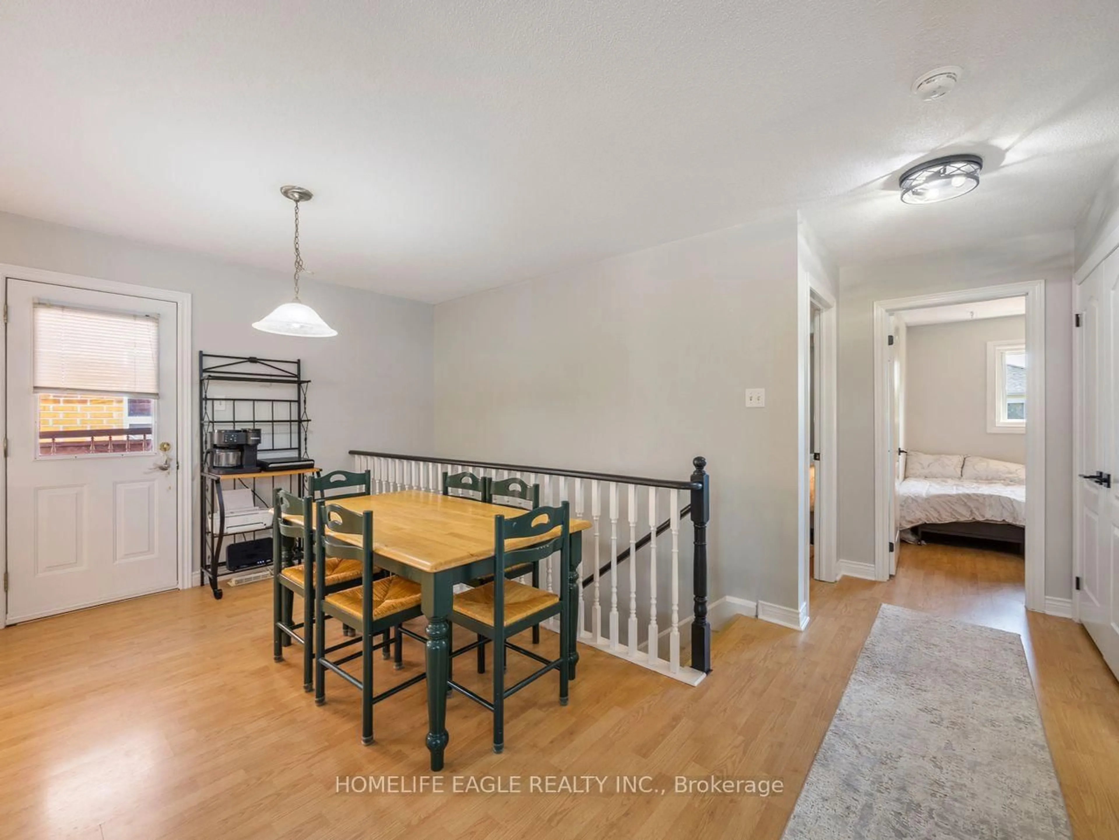 Dining room, unknown for 15 Brown Wood Dr, Barrie Ontario L4M 6N4