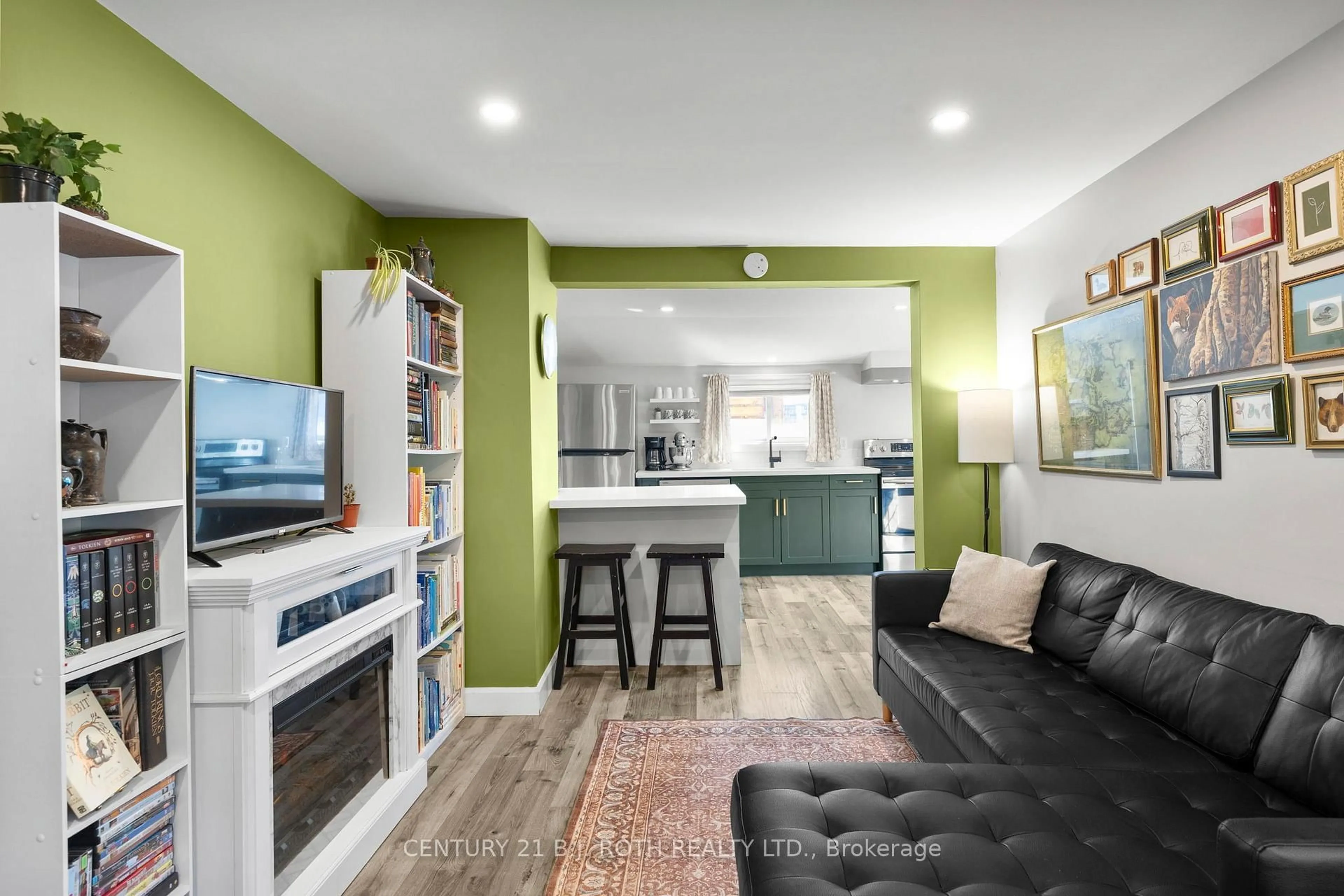 Open concept kitchen, unknown for 87 Victoria St, Orillia Ontario L3V 2V9