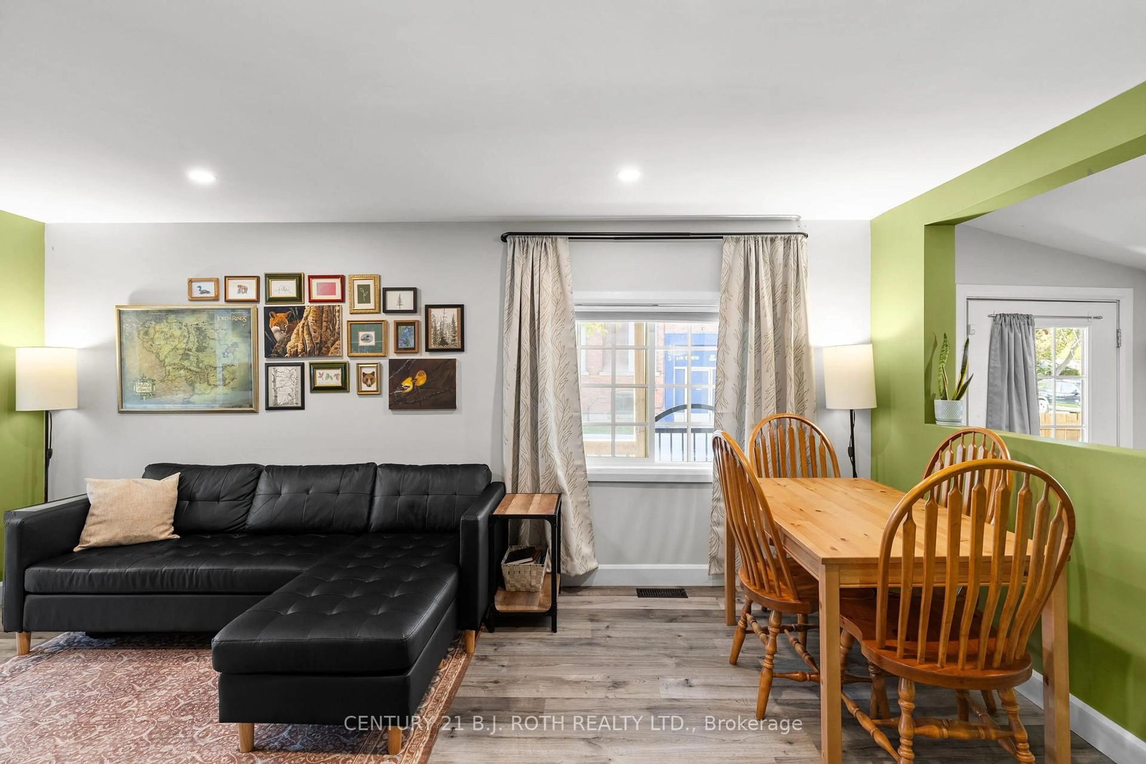 Living room with furniture, unknown for 87 Victoria St, Orillia Ontario L3V 2V9