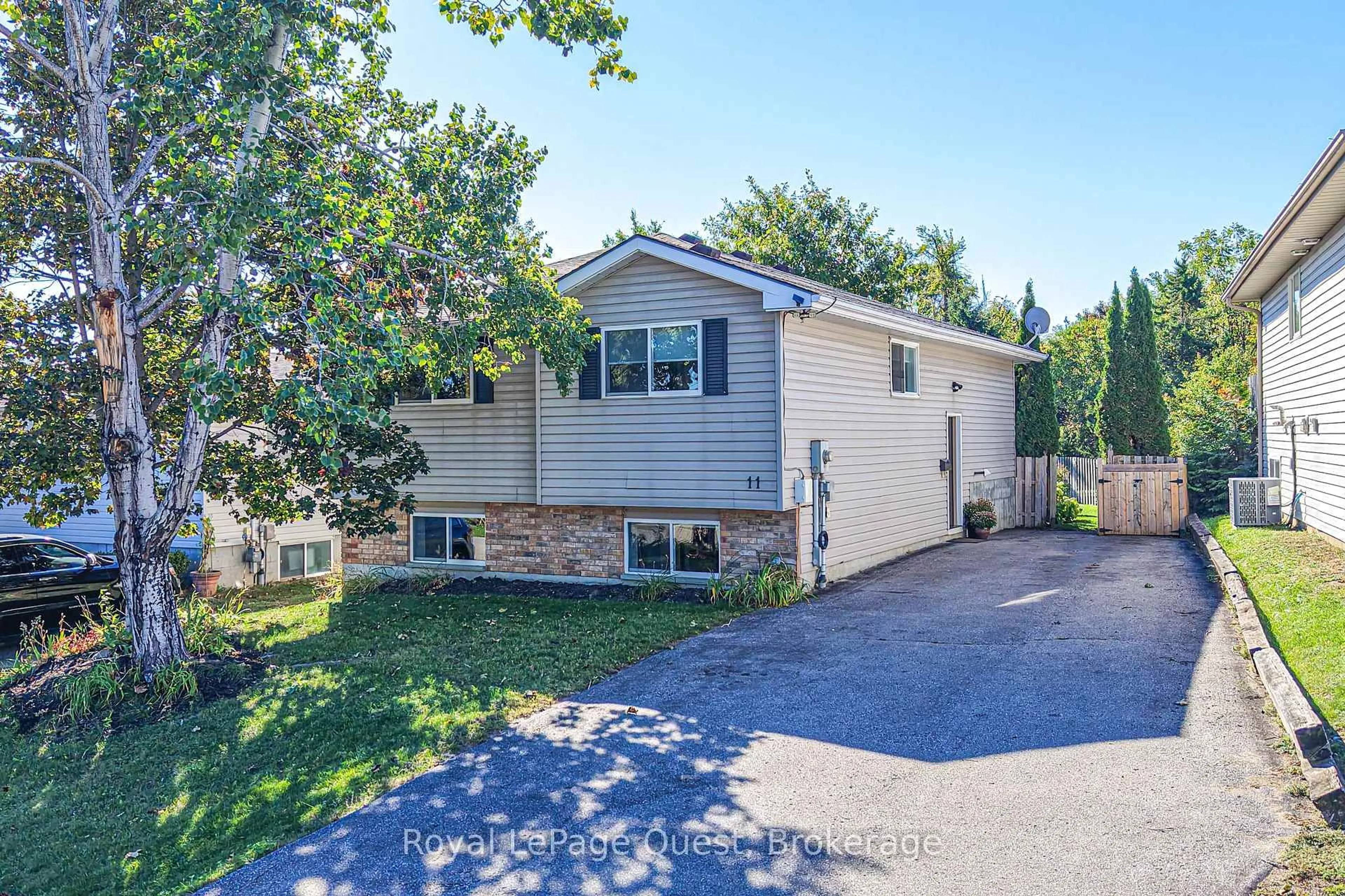 Home with vinyl exterior material, street for 11 Goldie Dr, Orillia Ontario L3V 2M9