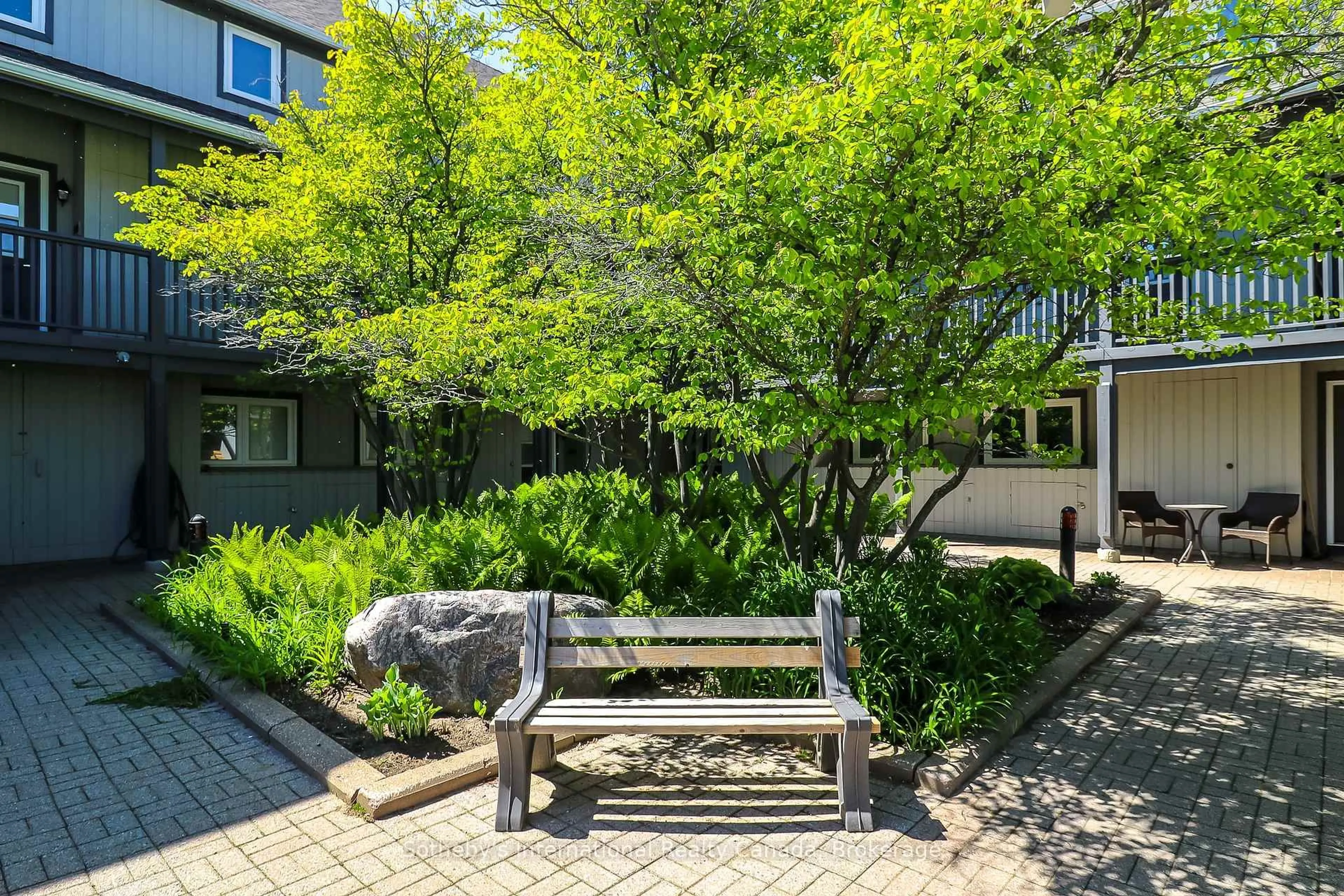 Patio, street for 348 Mariners Way, Collingwood Ontario L9Y 5C7