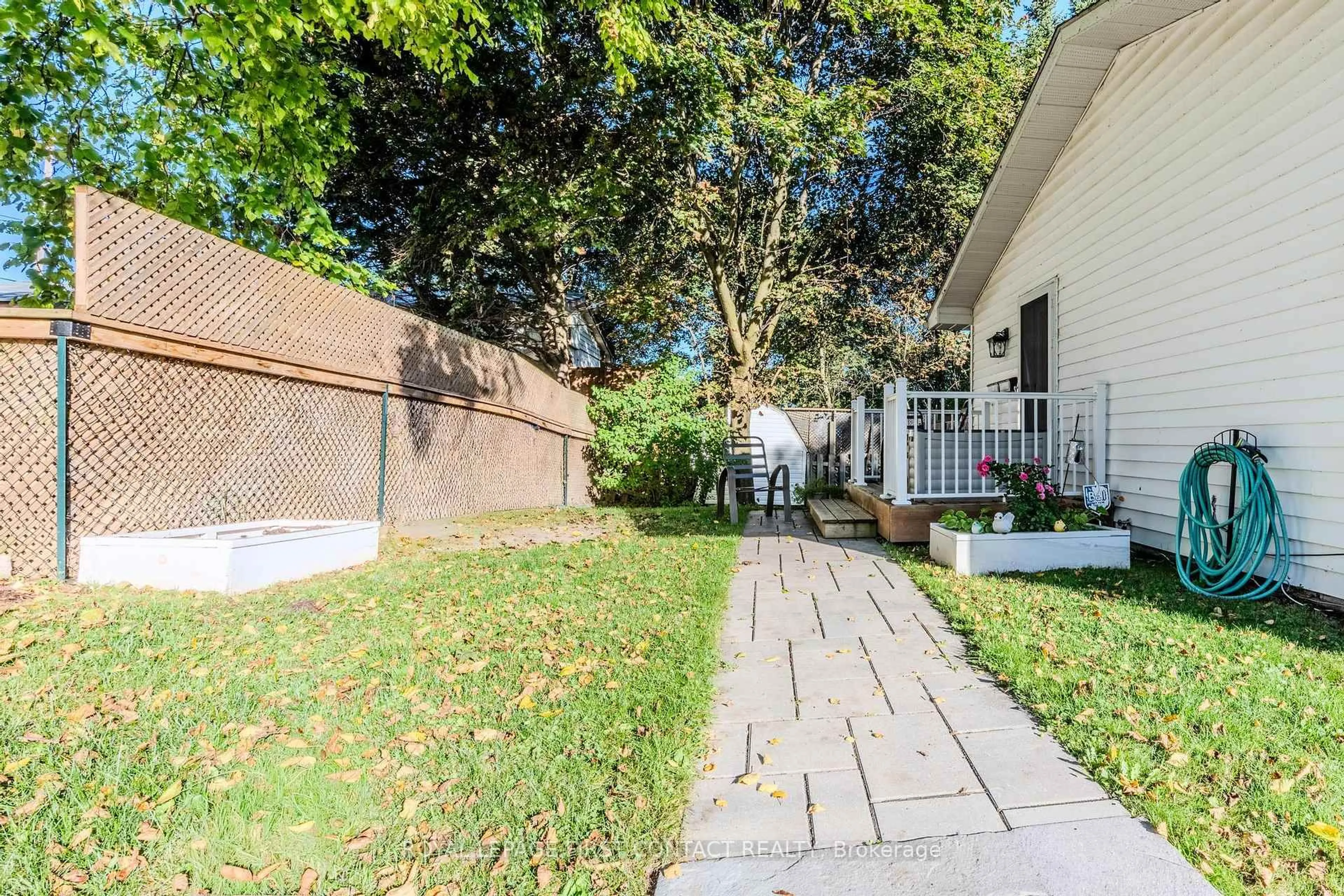 Patio, street for 312 Barnett Ave, Midland Ontario L4R 4Z8