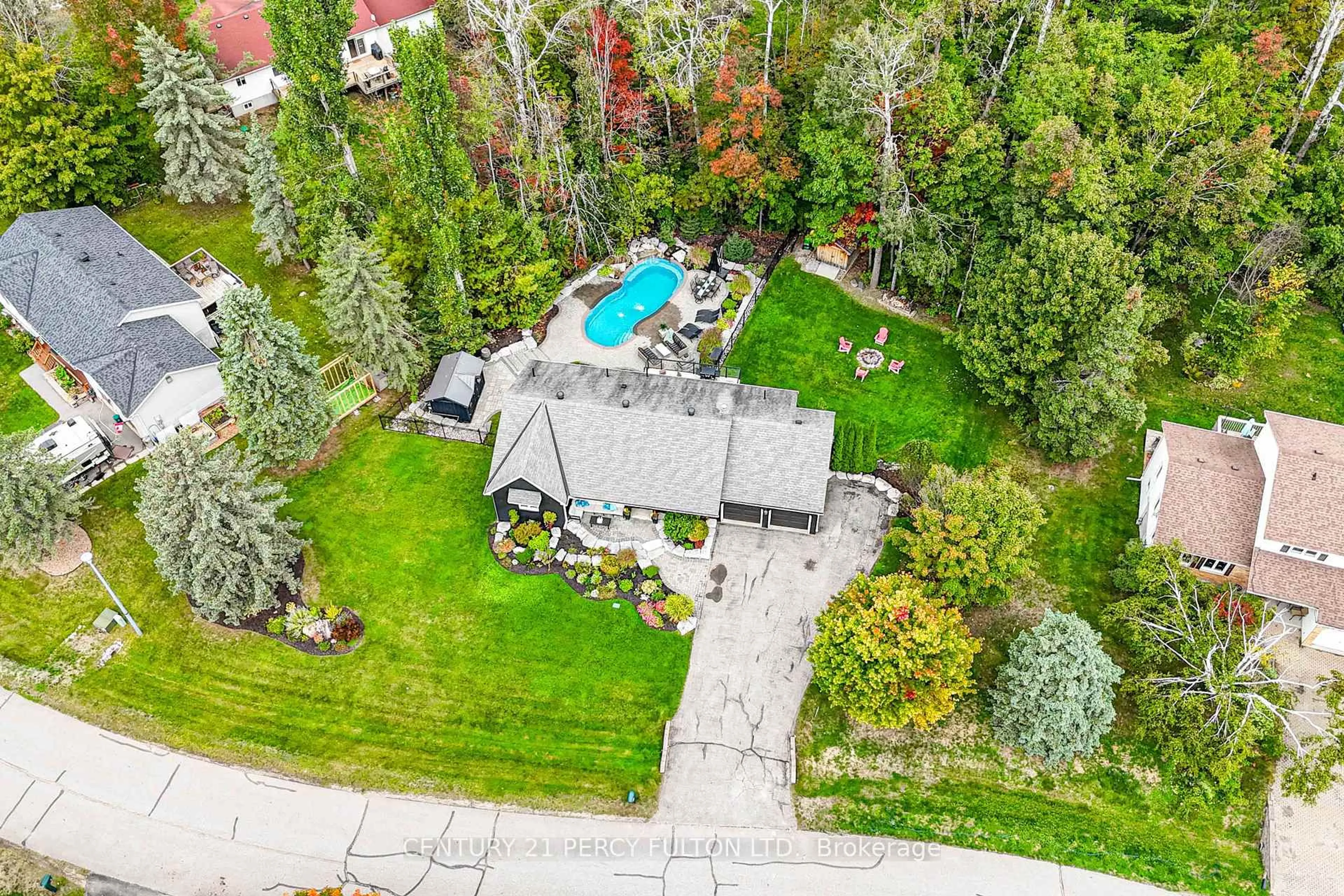 A pic from outside/outdoor area/front of a property/back of a property/a pic from drone, unknown for 13 Hickory Lane, Oro-Medonte Ontario L0L 1E0