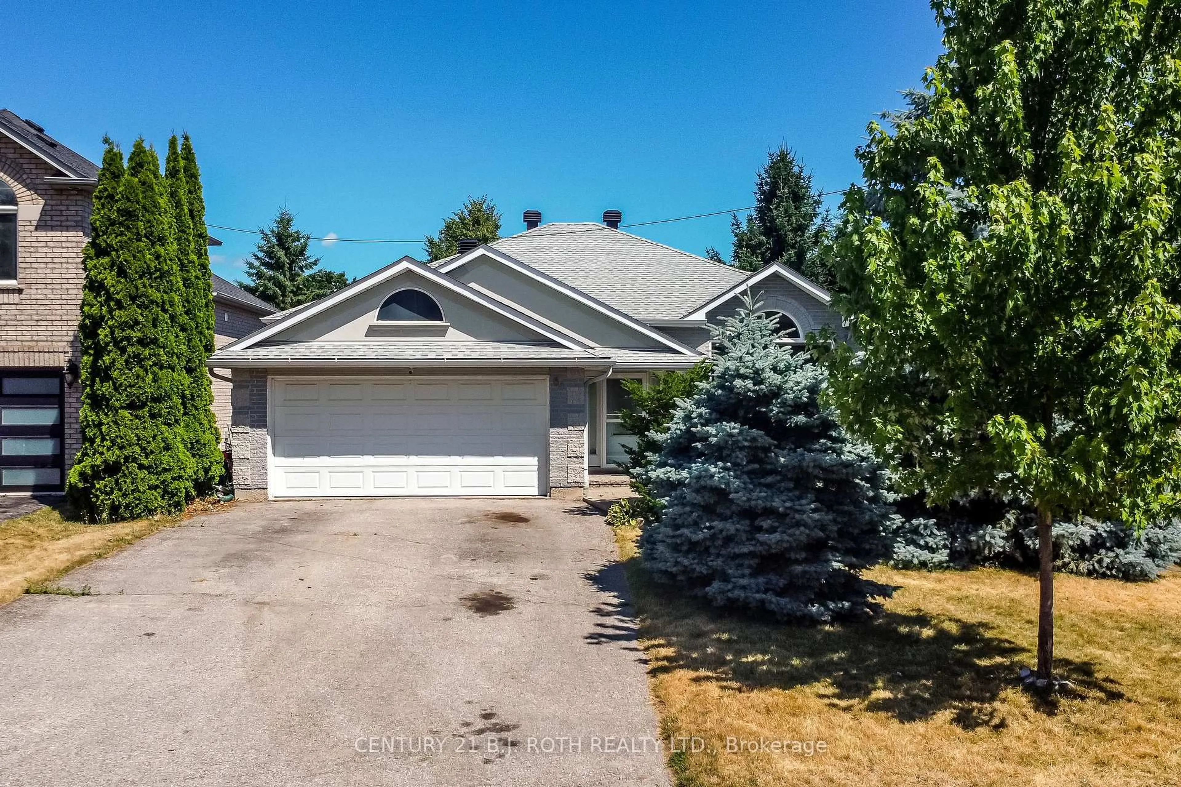A pic from outside/outdoor area/front of a property/back of a property/a pic from drone, street for 55 Bloxham Pl, Barrie Ontario L4N 9K2