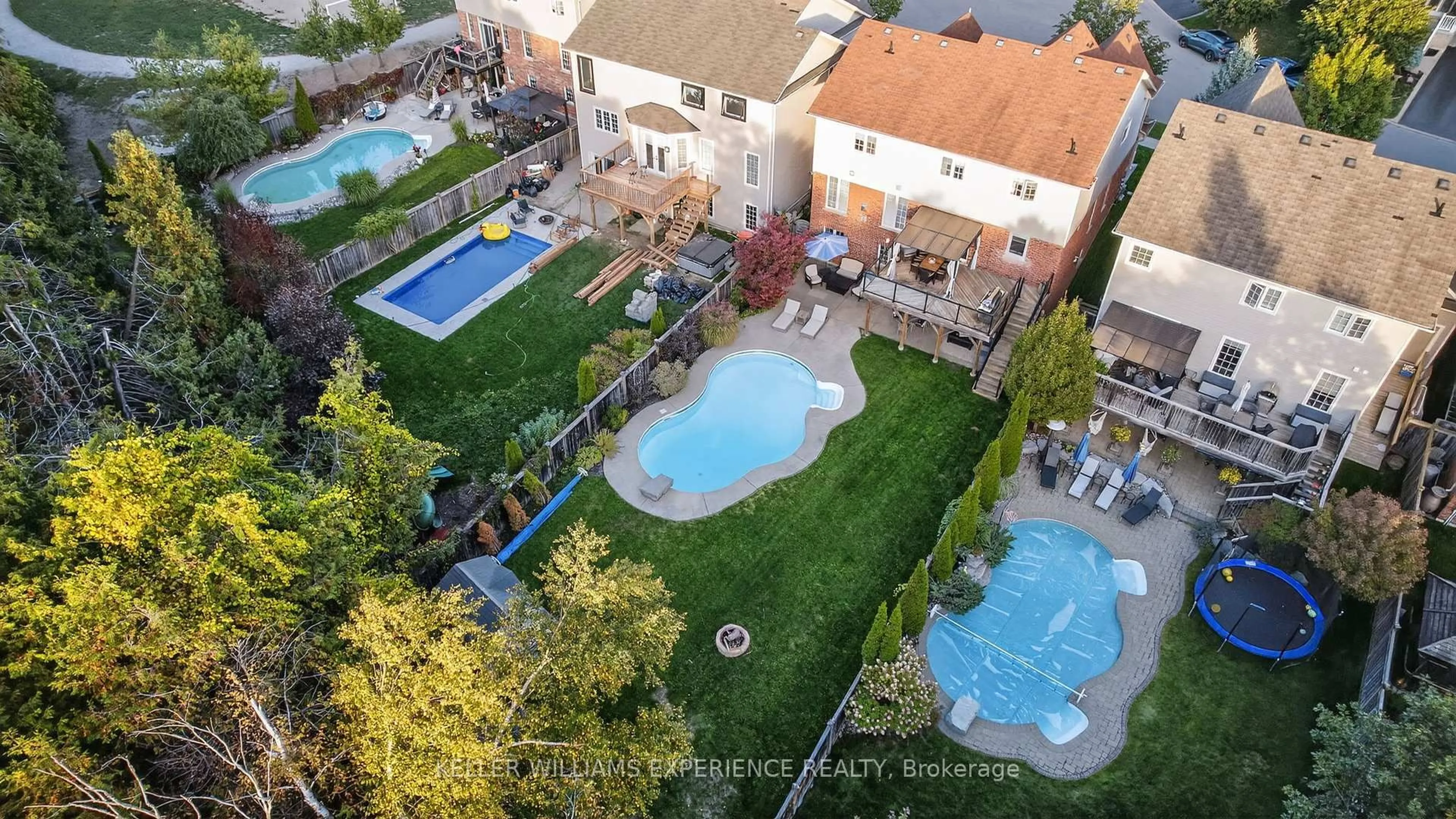 A pic from outside/outdoor area/front of a property/back of a property/a pic from drone, city buildings view from balcony for 50 Regalia Way, Barrie Ontario L4M 7H8