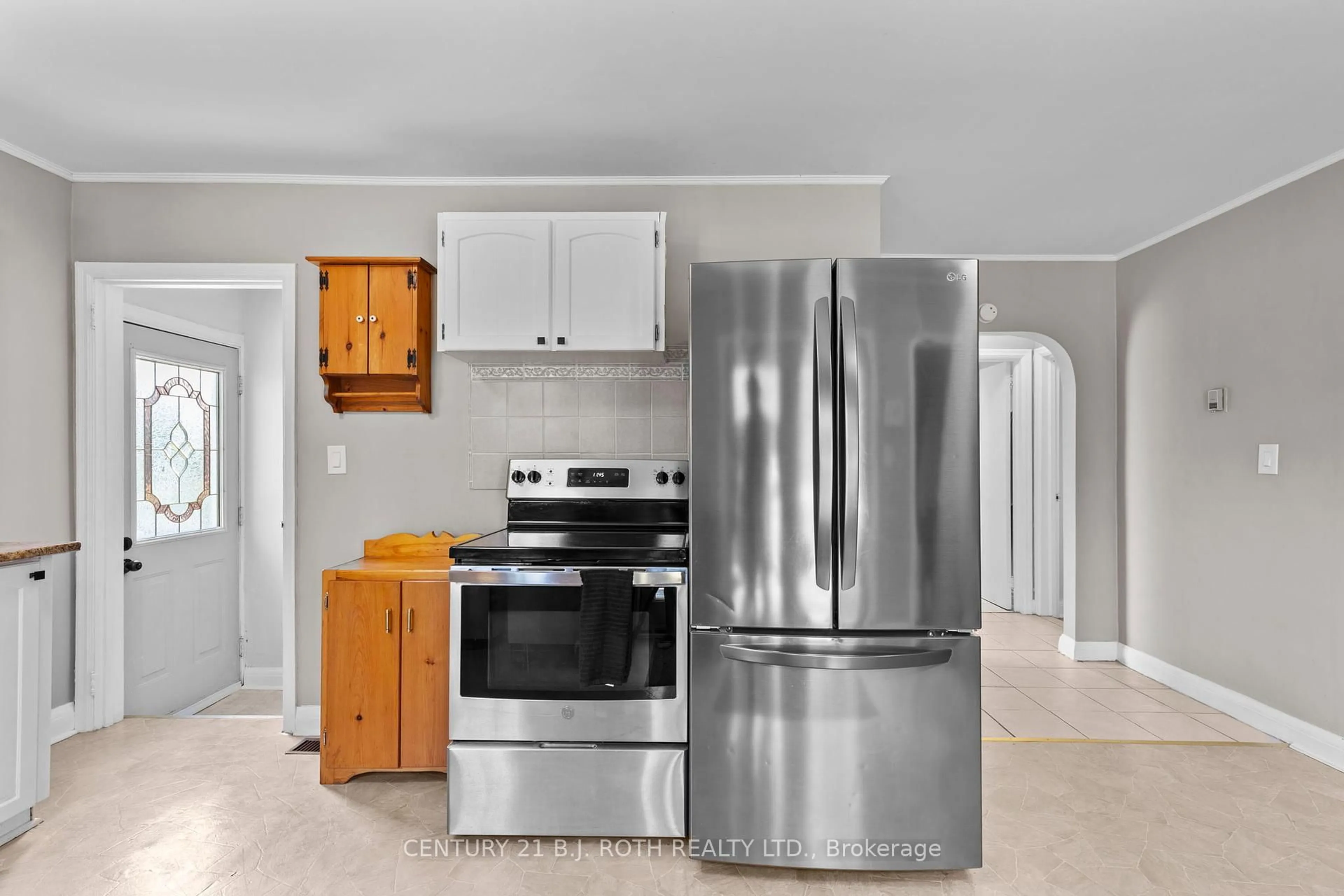 Standard kitchen, unknown for 307 LINWOOD Ave, Orillia Ontario L3V 2W8