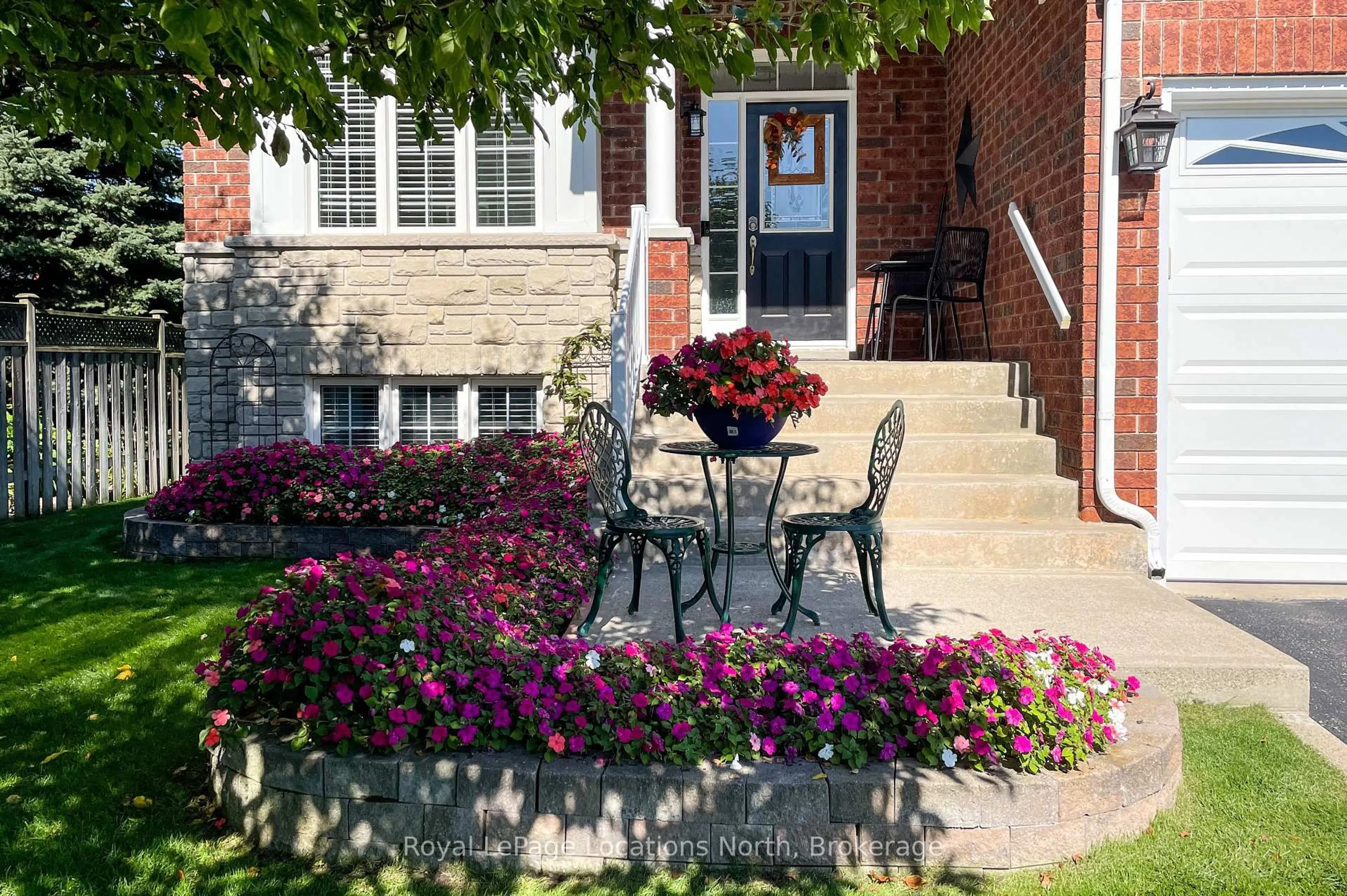 Patio, street for 2 Wintergreen Way, Wasaga Beach Ontario L9Z 3A9