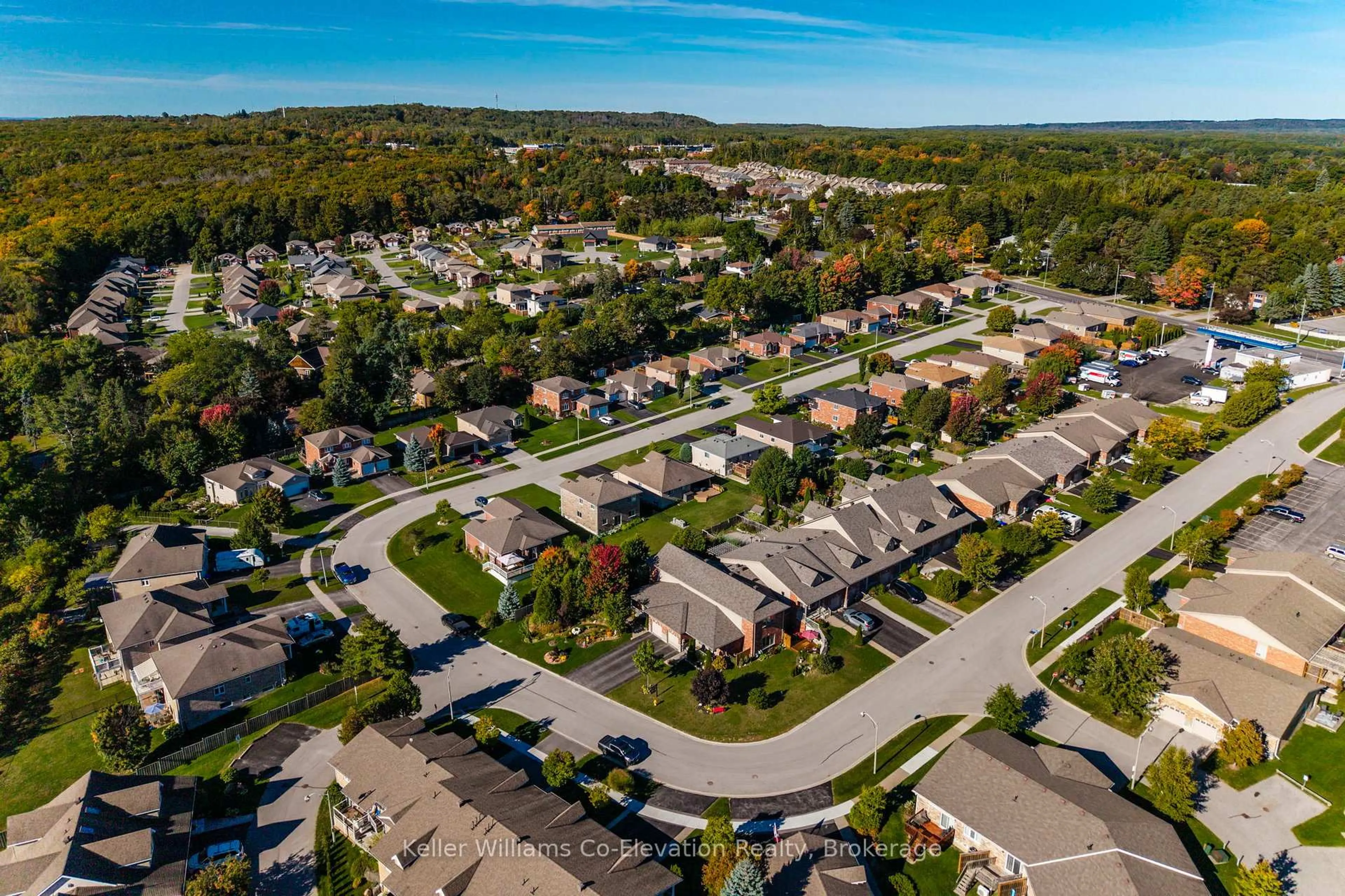 A pic from outside/outdoor area/front of a property/back of a property/a pic from drone, street for 438 Shewfelt Cres, Midland Ontario L4R 5M7