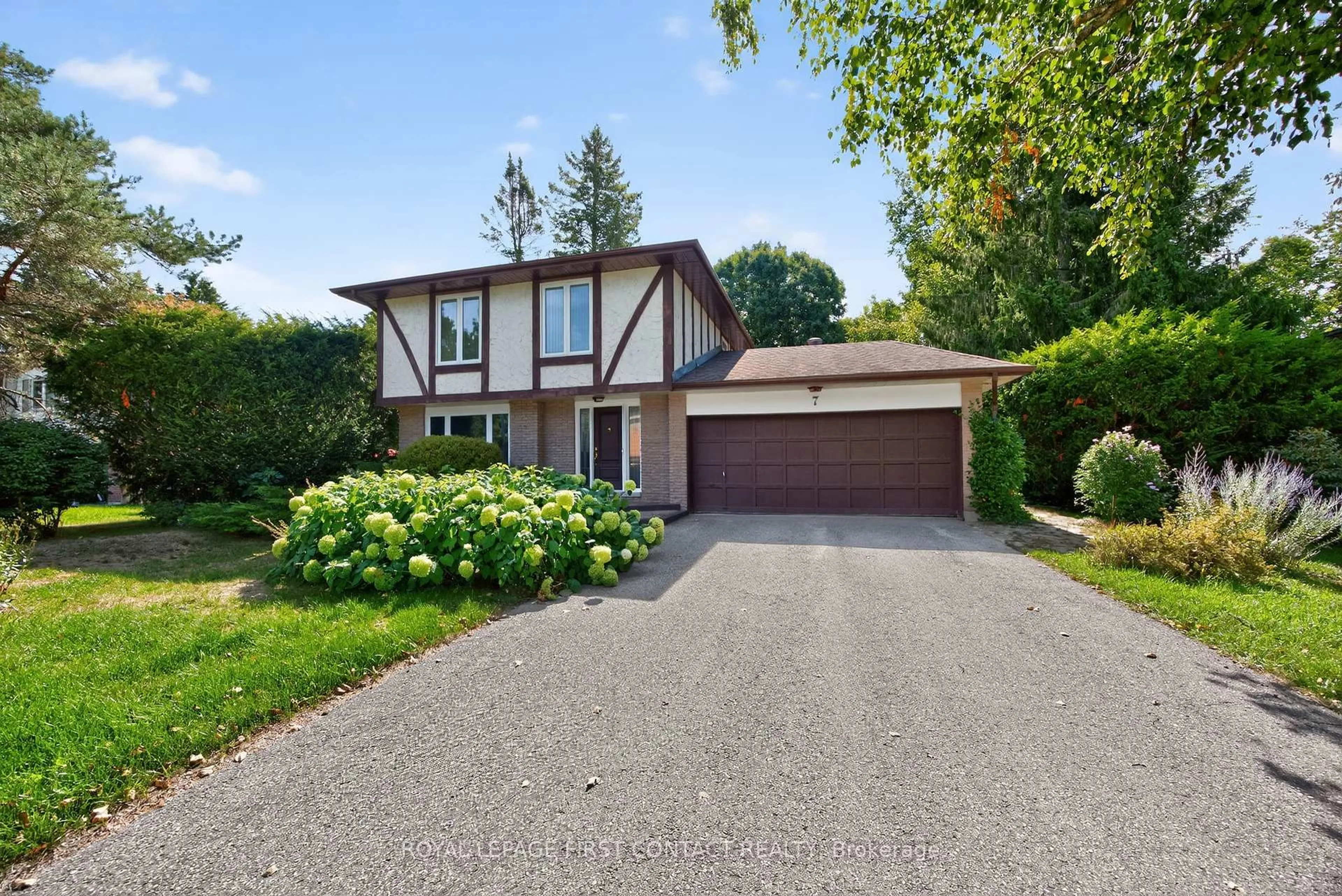 Home with brick exterior material, street for 7 Maplecrest Rd, Springwater Ontario L9X 0P8