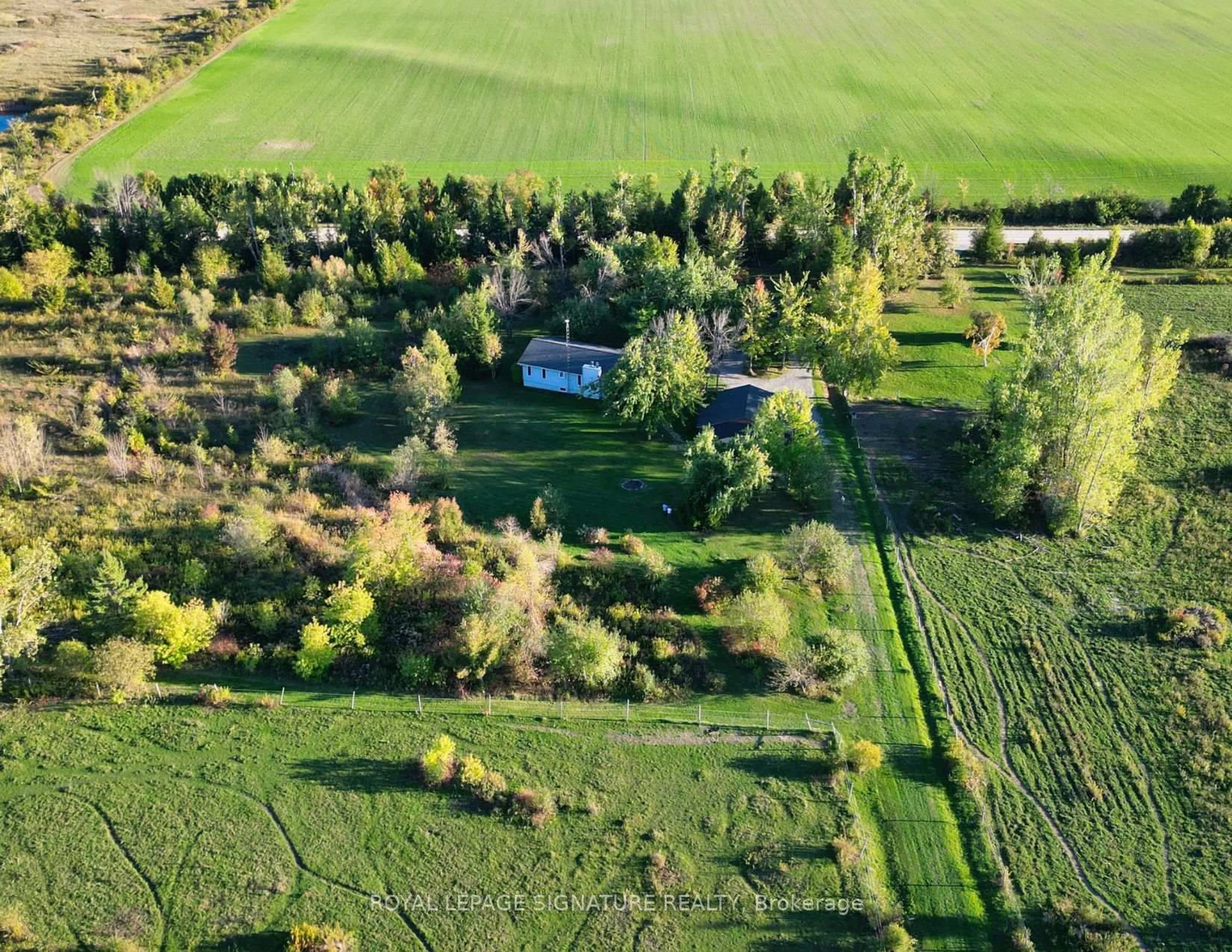 A pic from outside/outdoor area/front of a property/back of a property/a pic from drone, unknown for 1152 Concession Rd, Ramara Ontario L0K 1B0