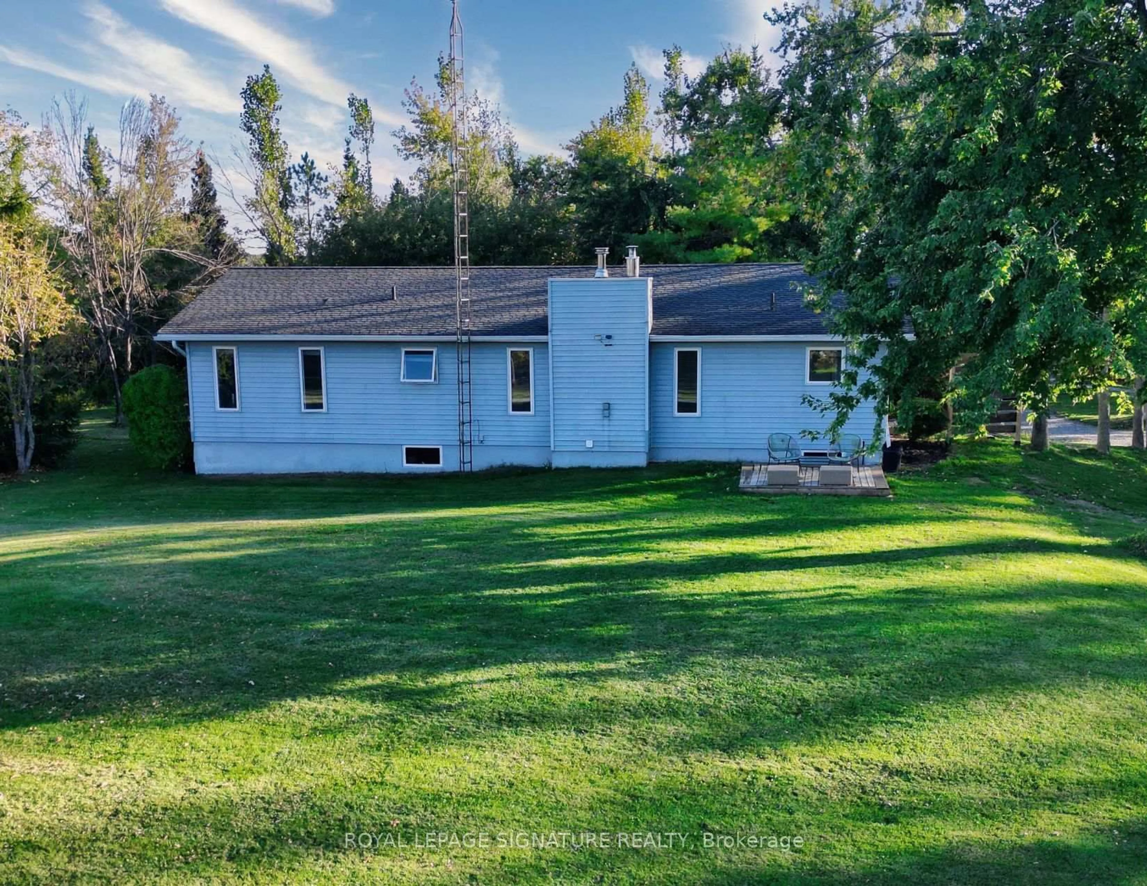 A pic from outside/outdoor area/front of a property/back of a property/a pic from drone, unknown for 1152 Concession Rd, Ramara Ontario L0K 1B0