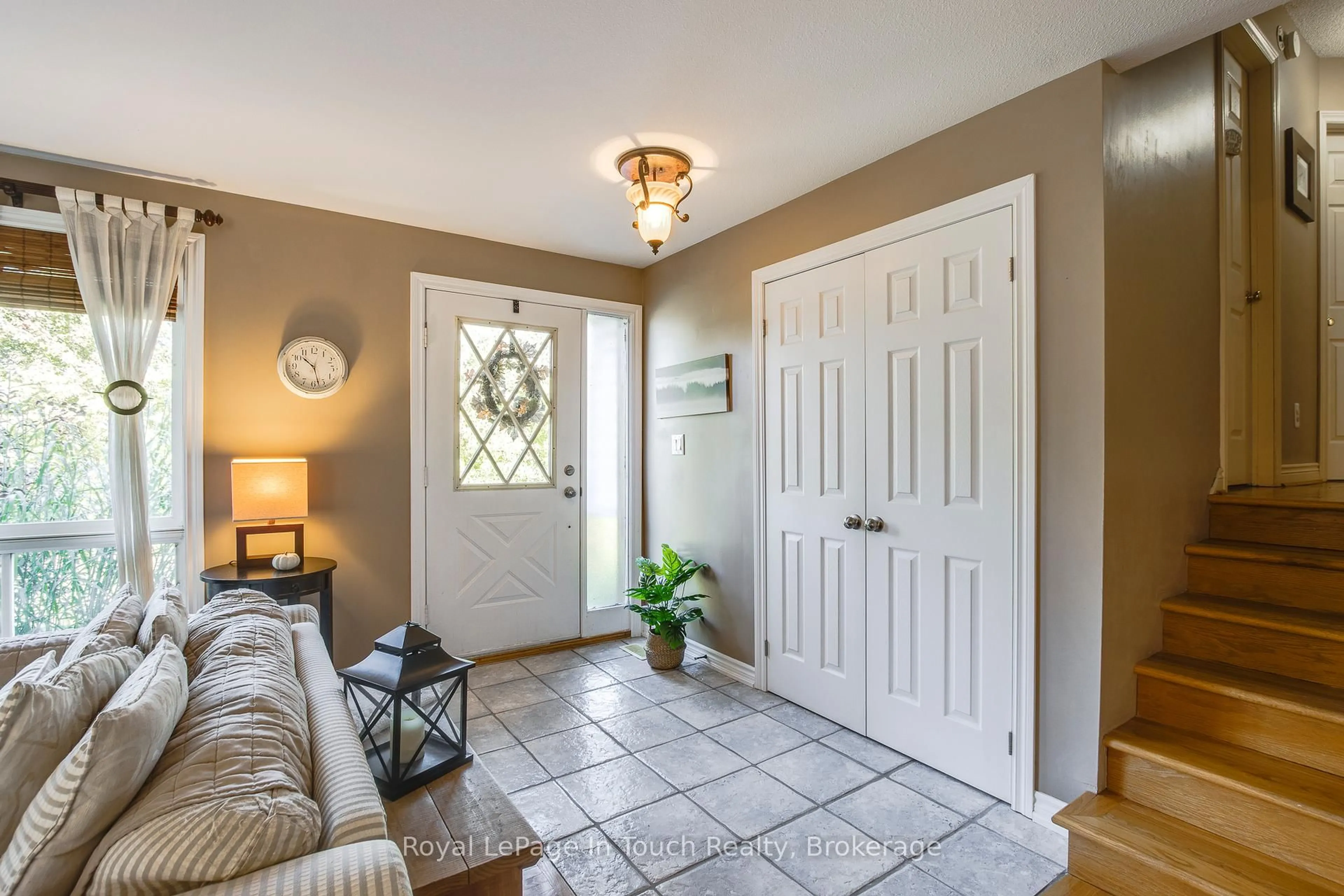 Indoor entryway for 1023 Flos 4 Rd, Springwater Ontario L0L 2K0