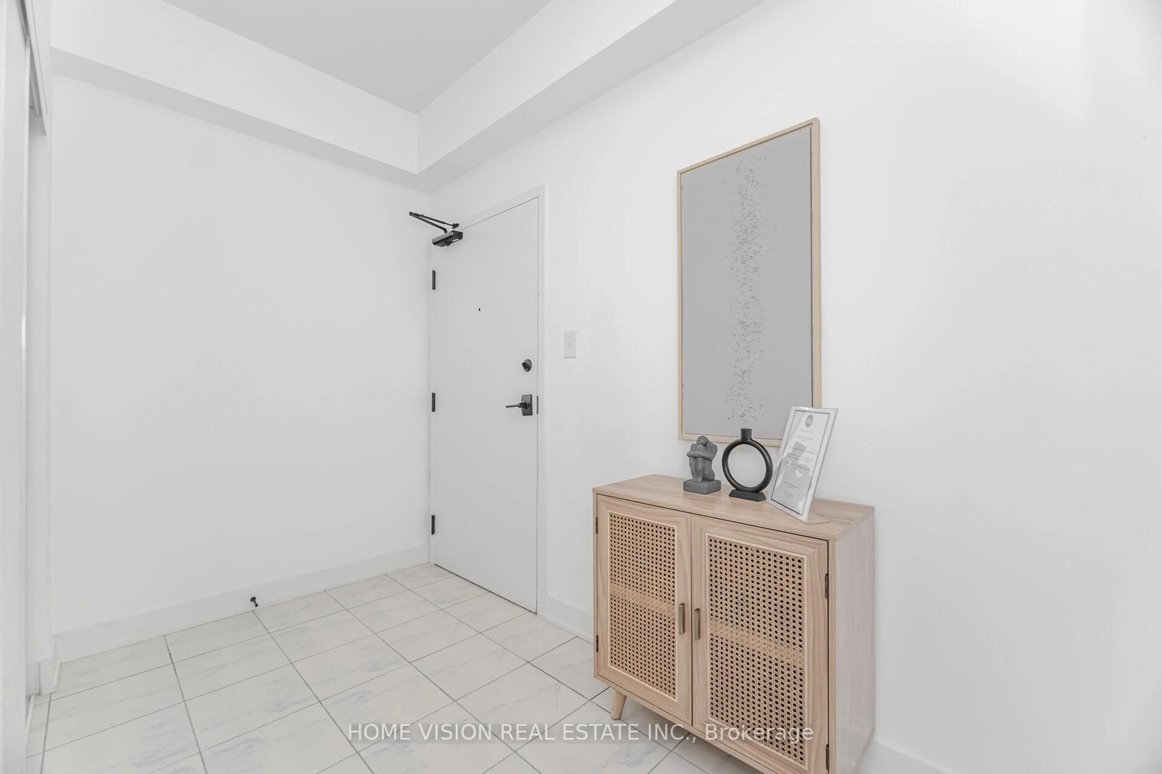 Indoor entryway for 6 Spice Way #311, Barrie Ontario L9J 0J9