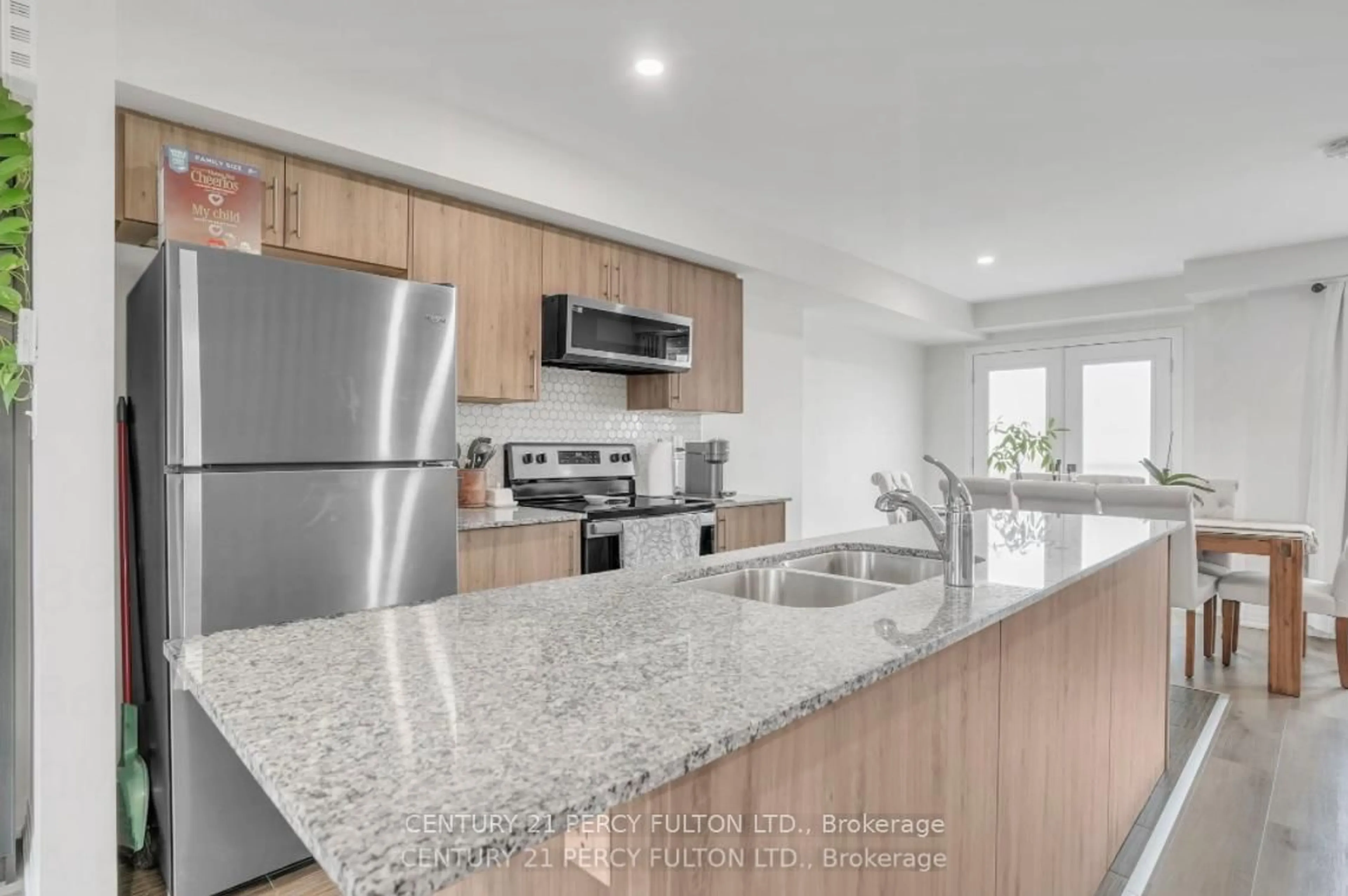 Open concept kitchen, unknown for 89 Fairlane Ave, Barrie Ontario L9L 0M9