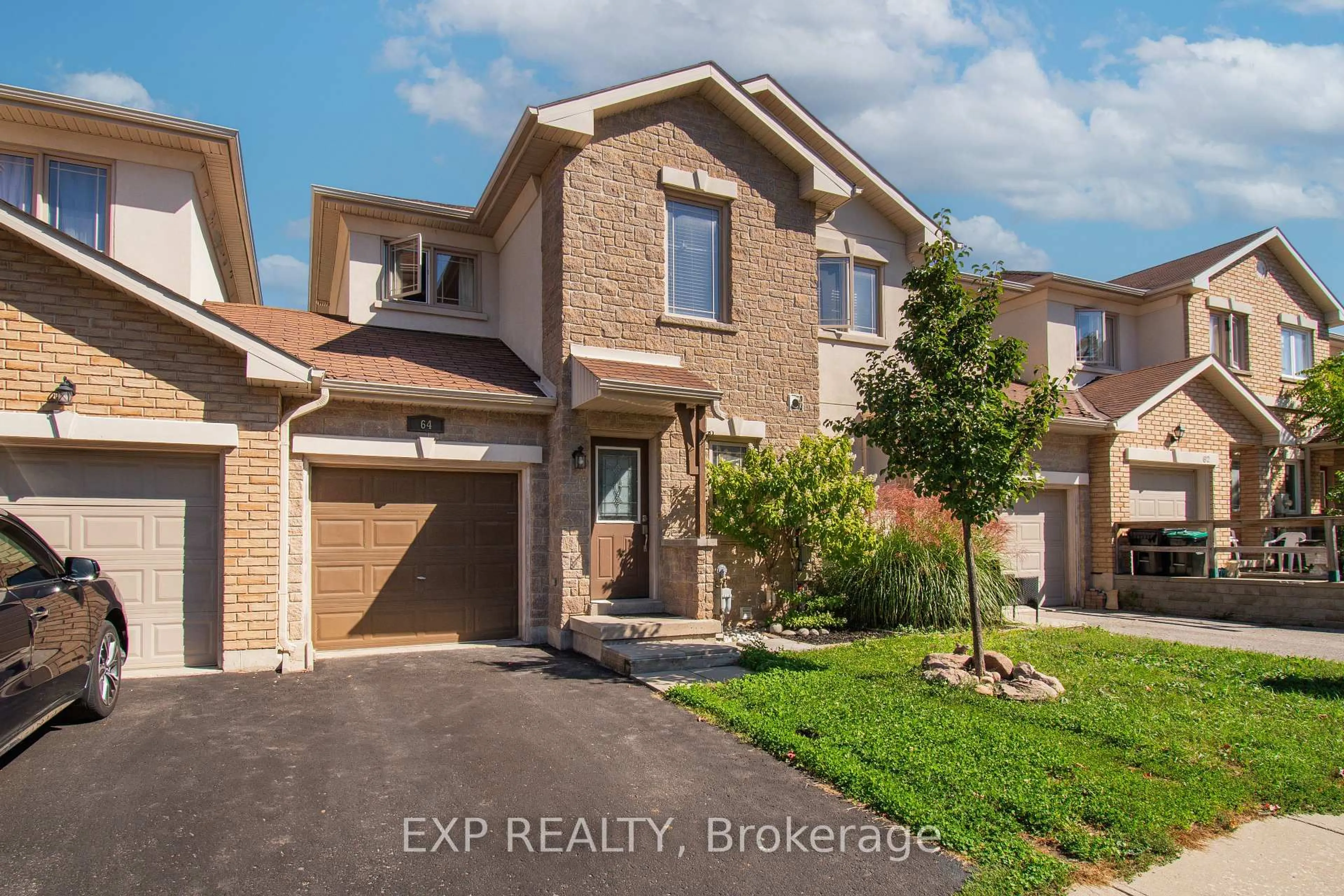 A pic from outside/outdoor area/front of a property/back of a property/a pic from drone, street for 175 Stanley St #64, Barrie Ontario L4M 0G2