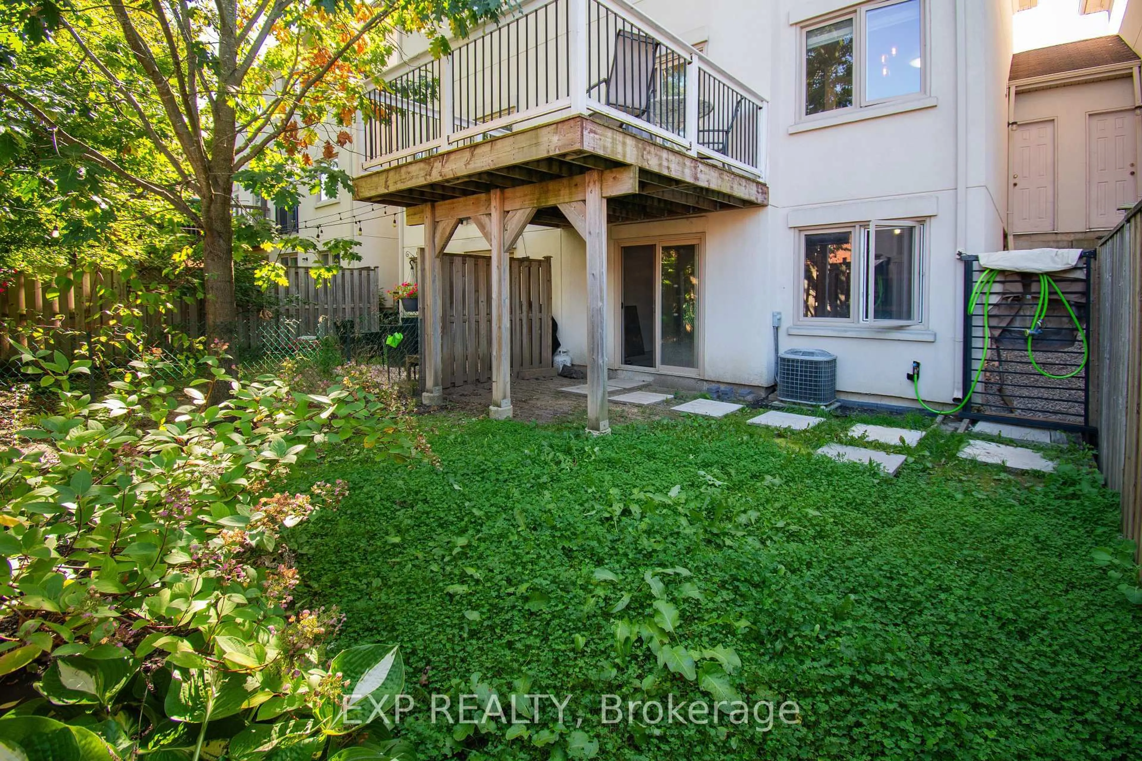 A pic from outside/outdoor area/front of a property/back of a property/a pic from drone, street for 175 Stanley St #64, Barrie Ontario L4M 0G2
