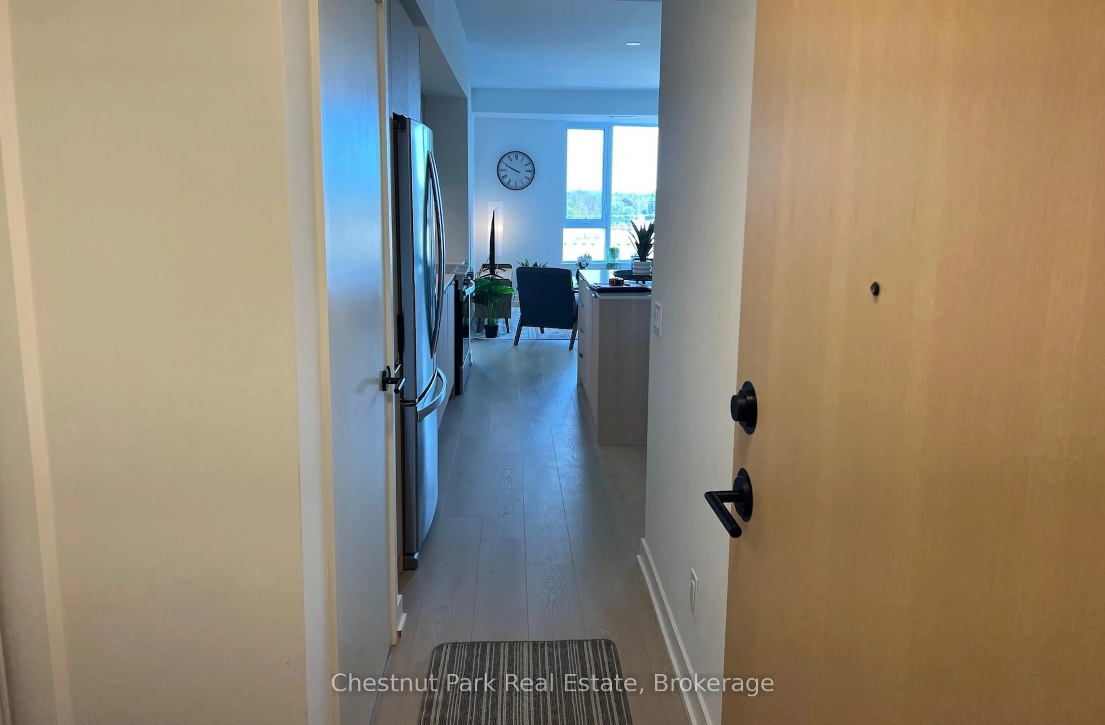 Indoor entryway for 31 Huron St #524, Collingwood Ontario L9Y 5T7