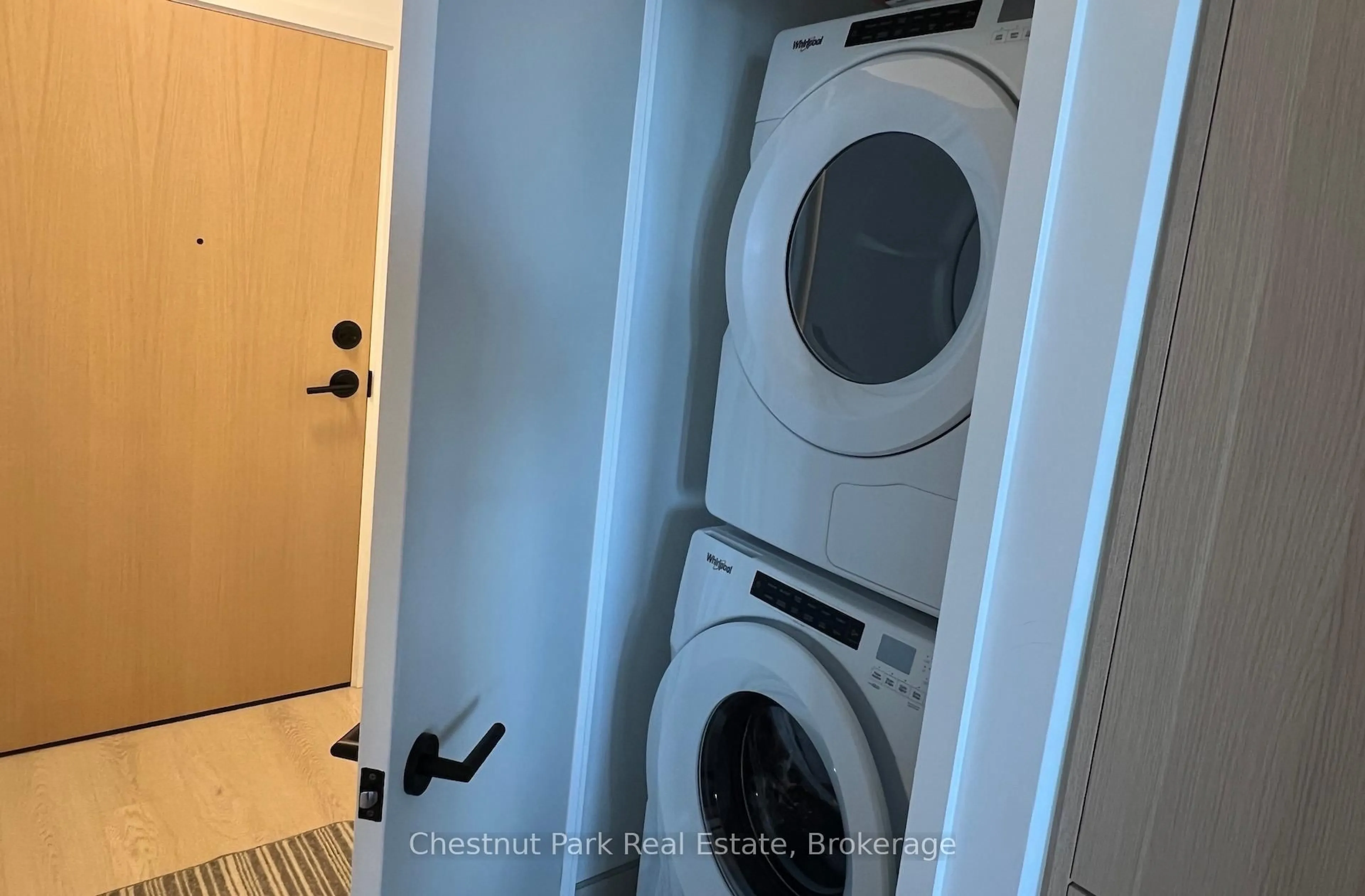Laundry room for 31 Huron St #524, Collingwood Ontario L9Y 5T7
