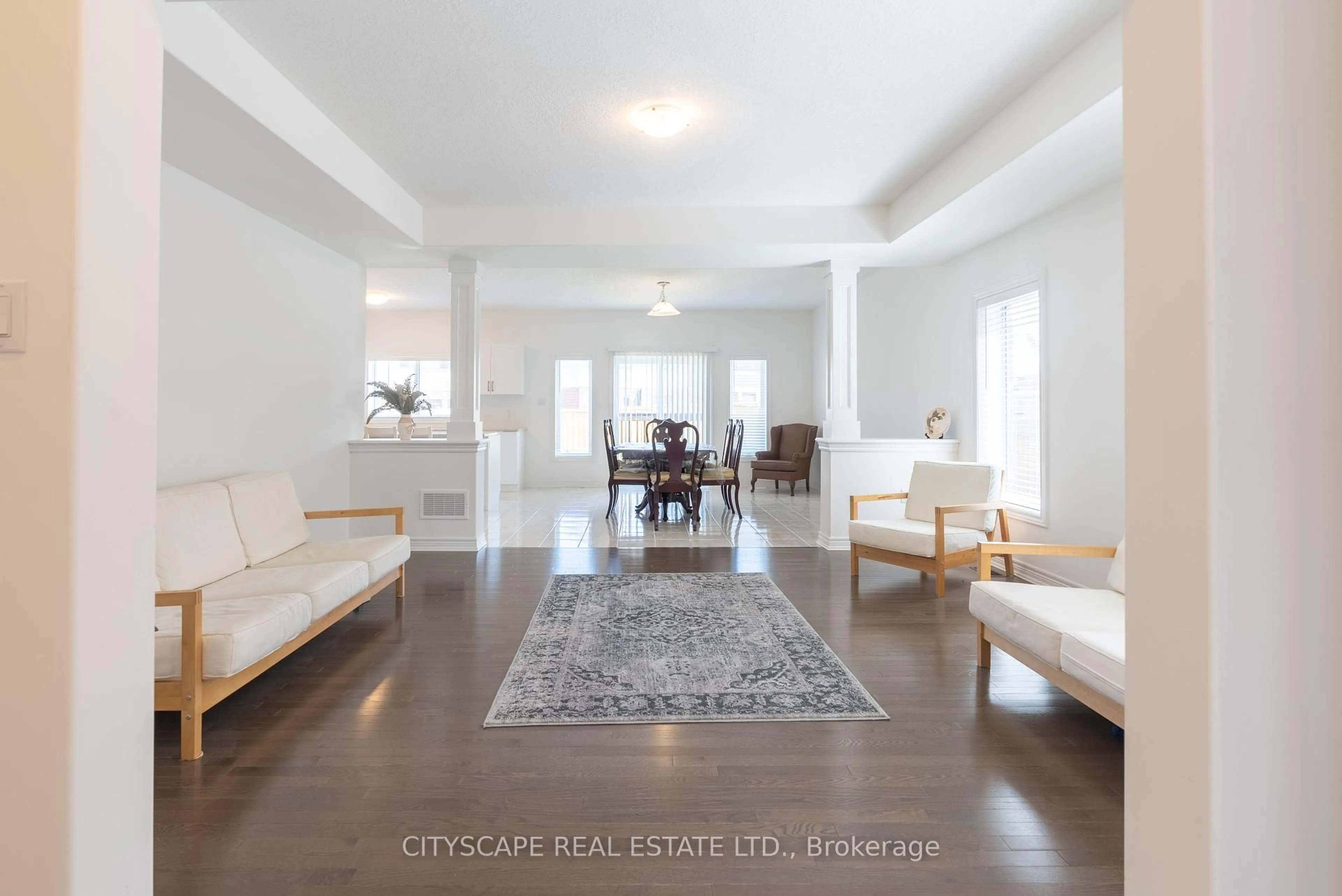 Indoor foyer for 79 Plewes Dr, Collingwood Ontario L9Y 3B7