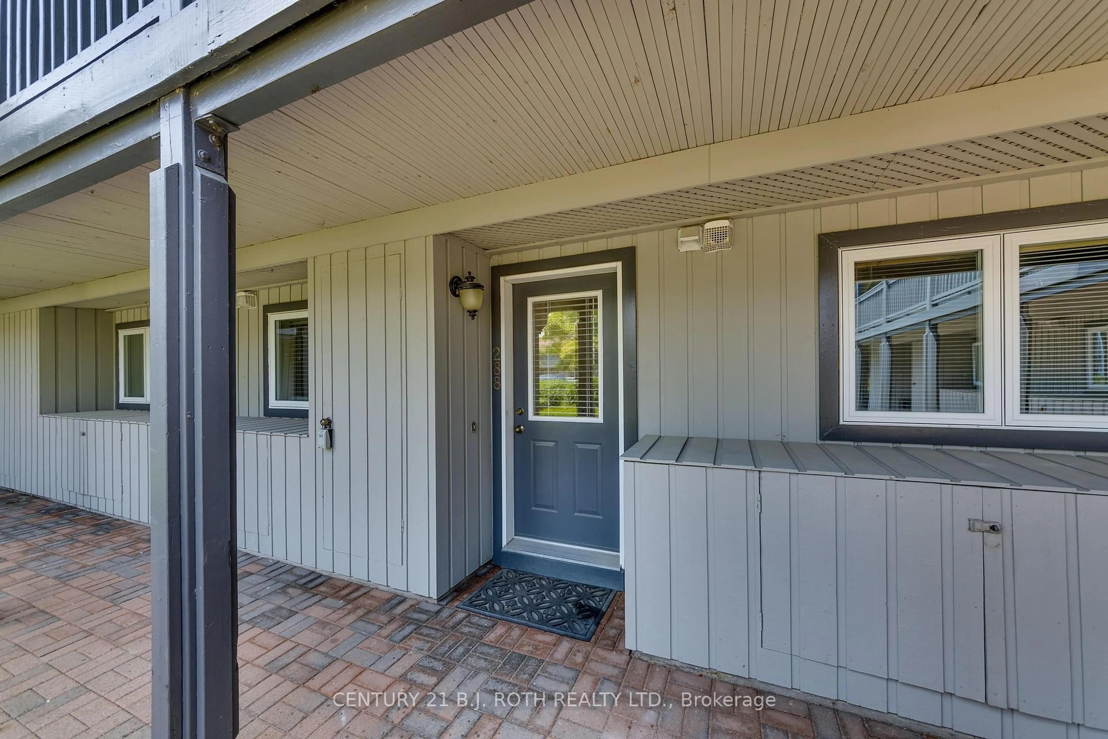 Indoor entryway for 288 Mariners Way, Collingwood Ontario L9Y 5C7