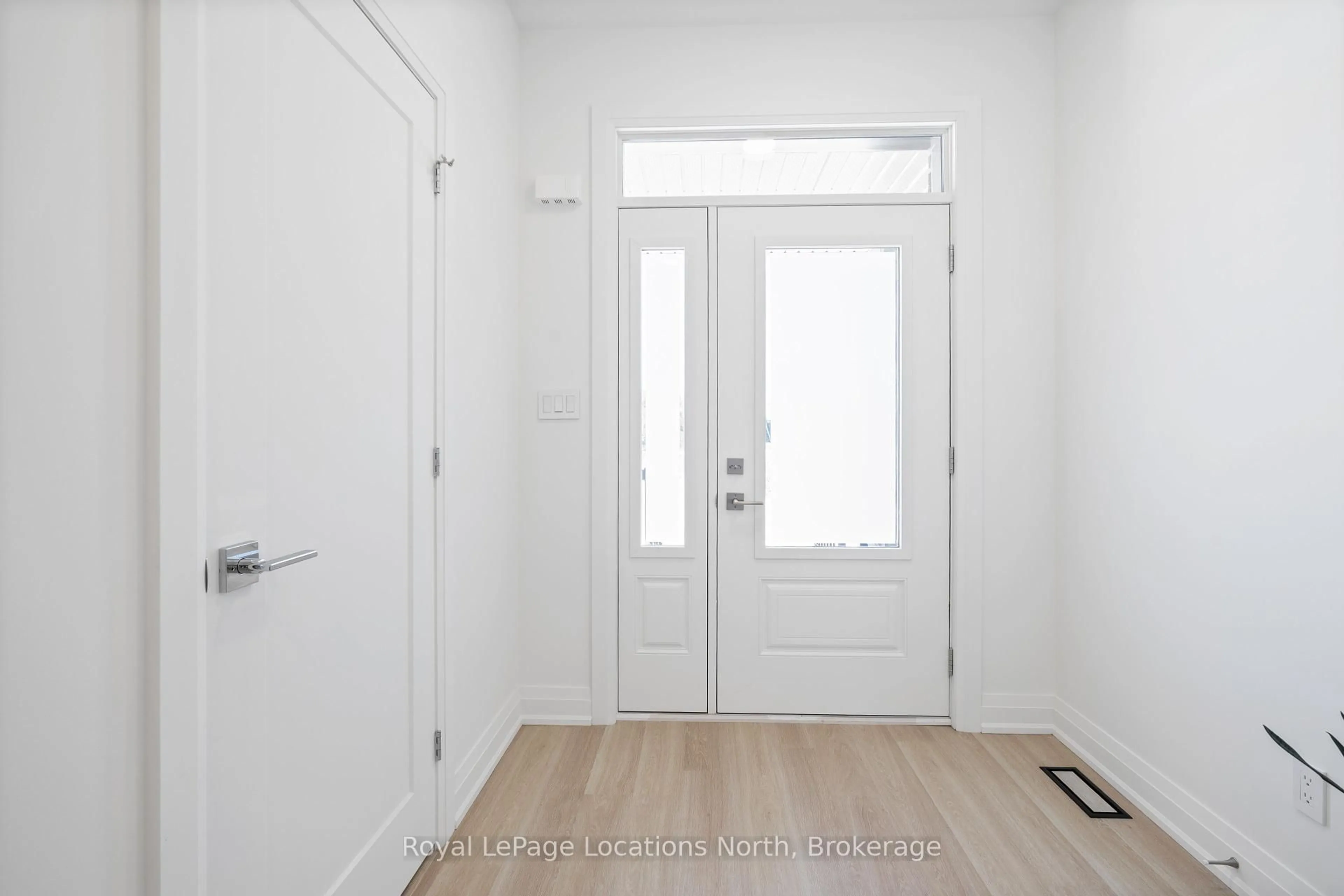 Indoor entryway for 49 Swain Cres, Collingwood Ontario L9Y 2L3