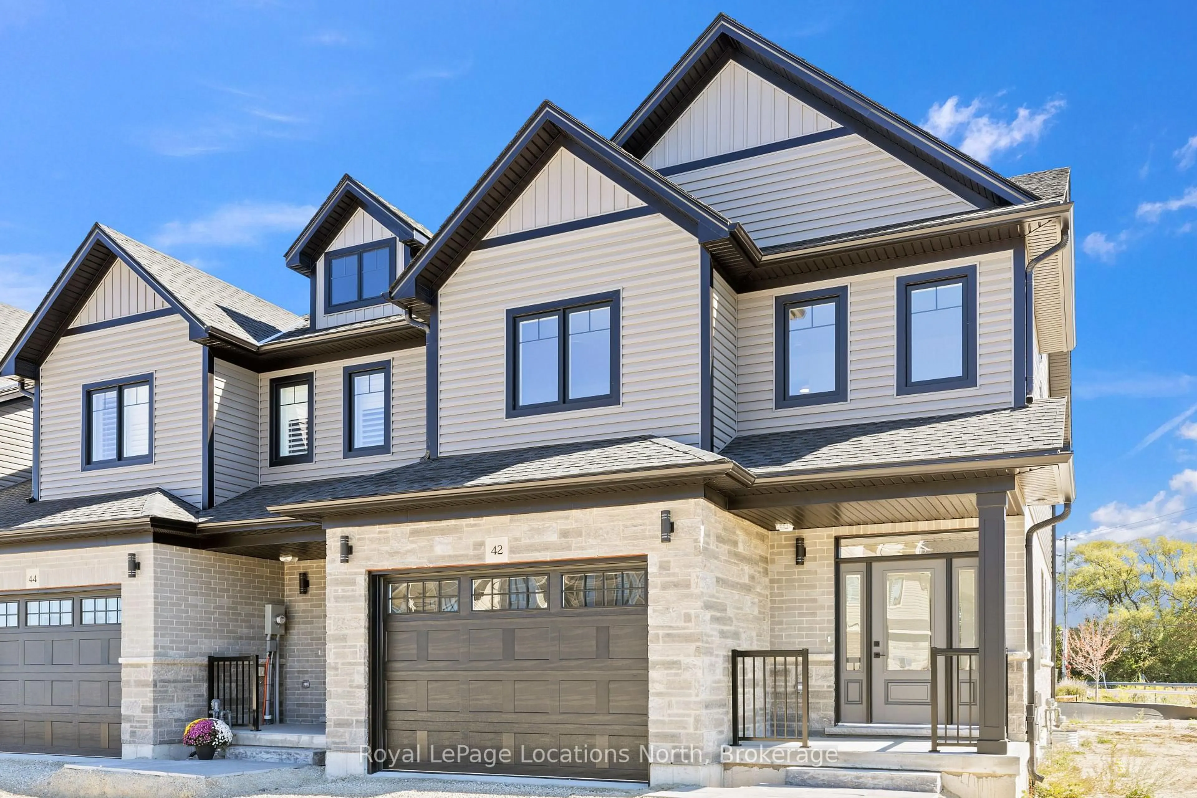 Home with brick exterior material, street for 42 Swain Cres, Collingwood Ontario L9Y 2L3