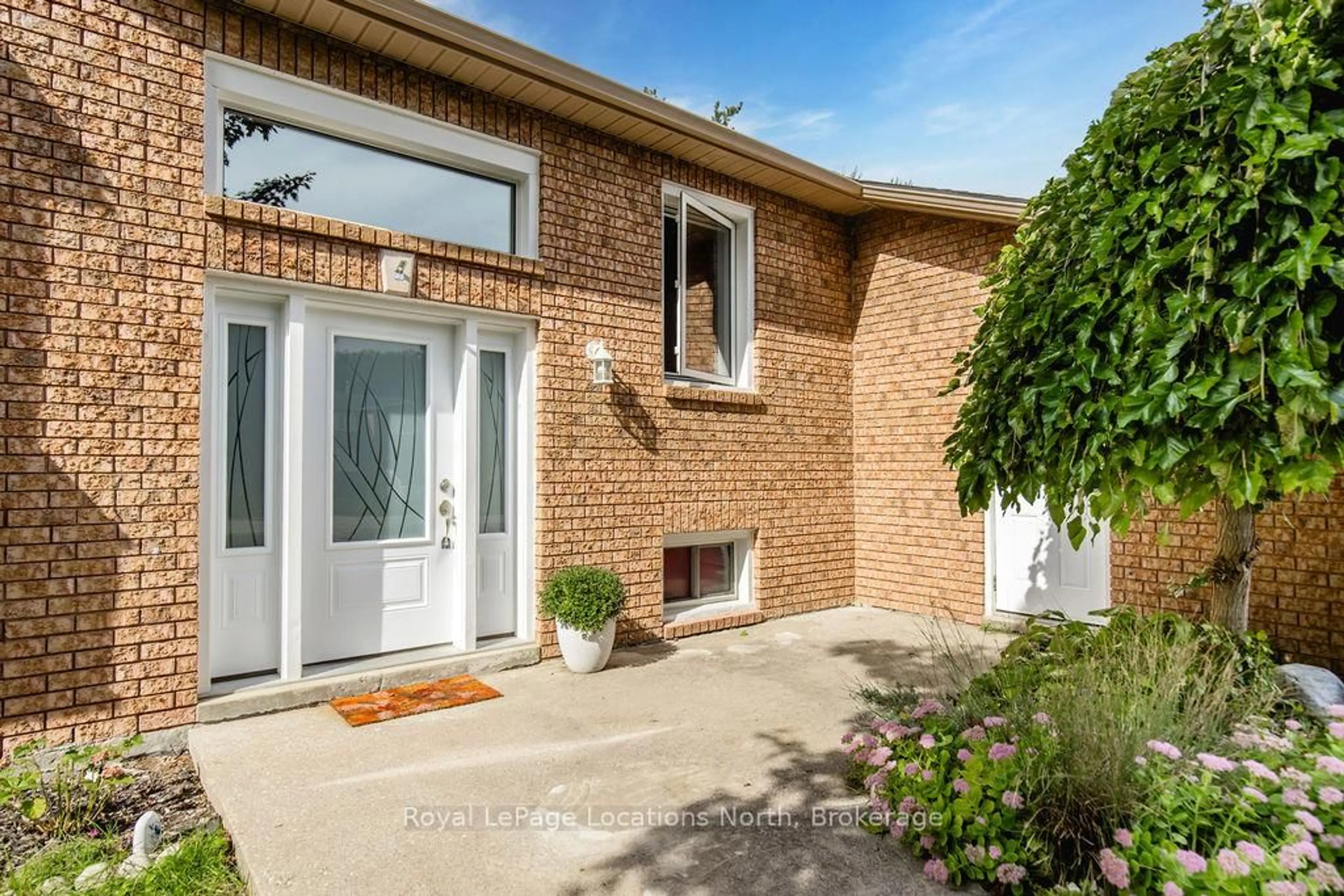 Home with brick exterior material, street for 52 ROYAL BEECH Dr, Wasaga Beach Ontario L0L 2P0