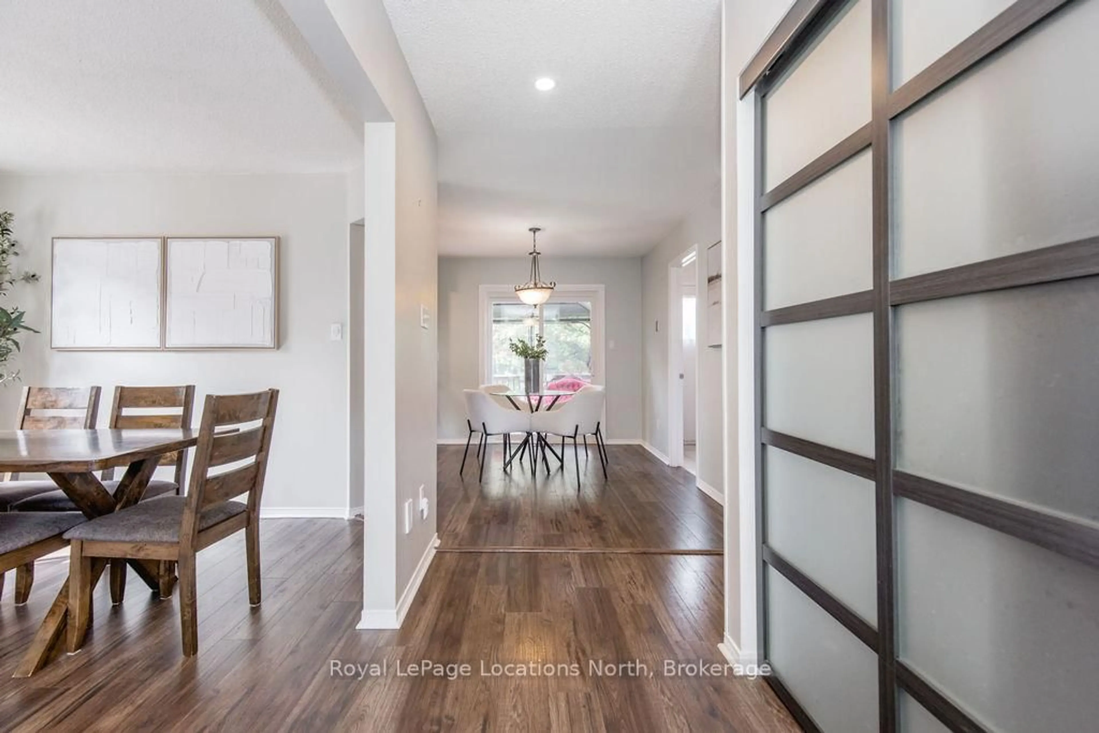 Indoor entryway for 52 ROYAL BEECH Dr, Wasaga Beach Ontario L0L 2P0