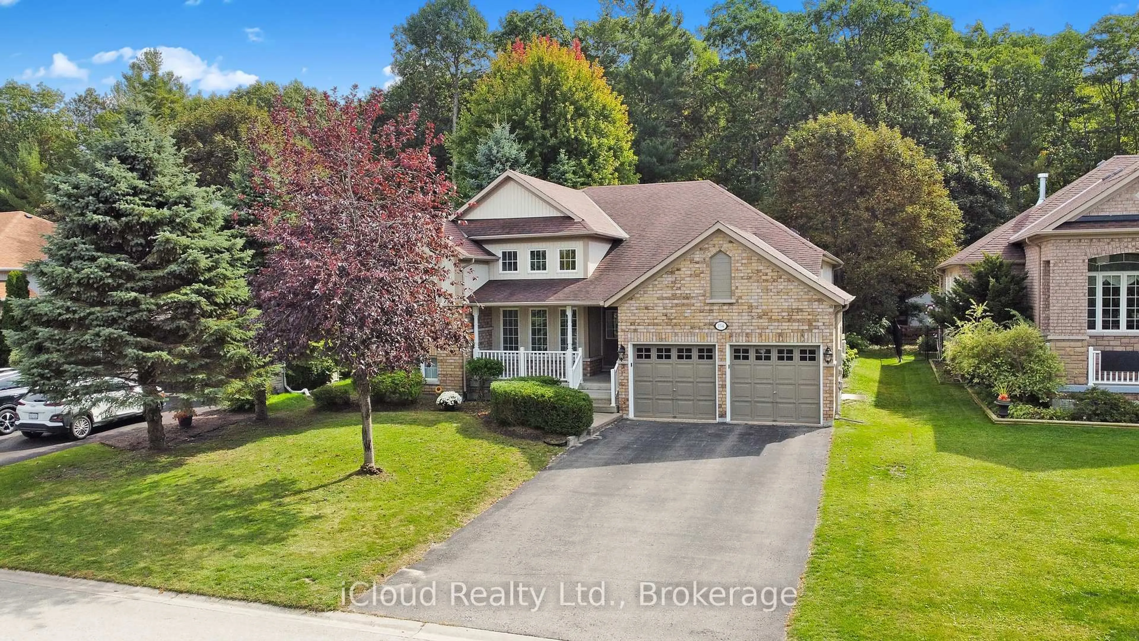 A pic from outside/outdoor area/front of a property/back of a property/a pic from drone, street for 154 Royal Beech Dr, Wasaga Beach Ontario L9Z 2N3