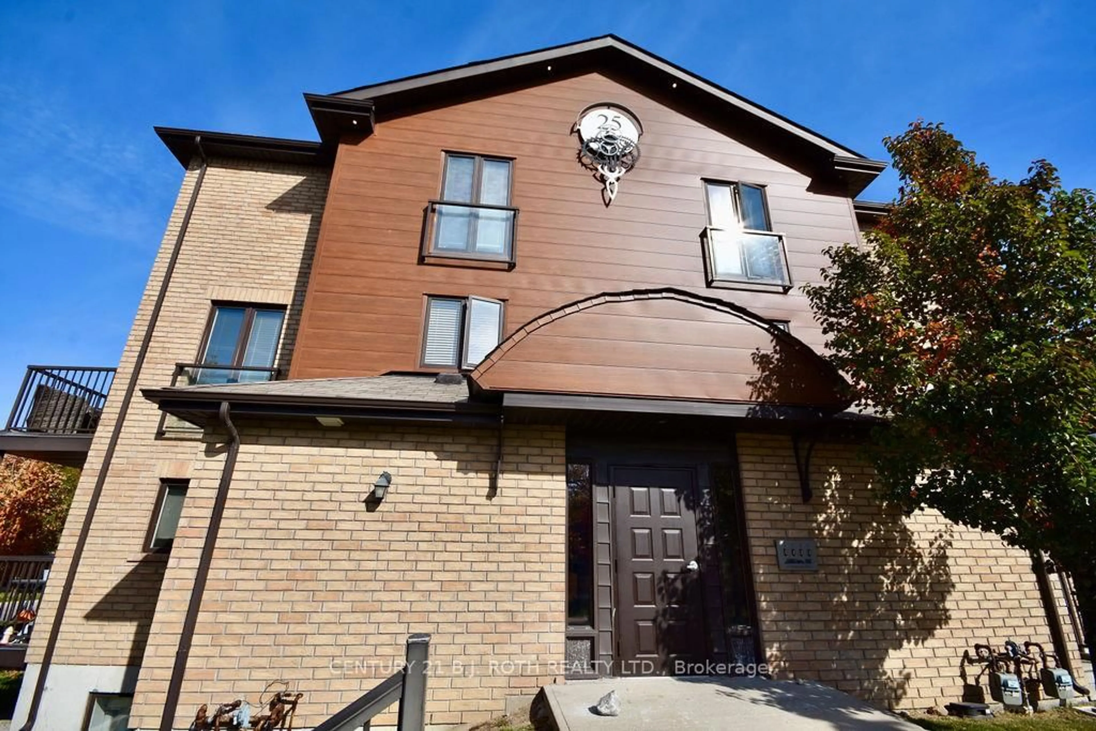 Home with brick exterior material, street for 25 Madelaine Dr #5, Barrie Ontario L9J 0G8