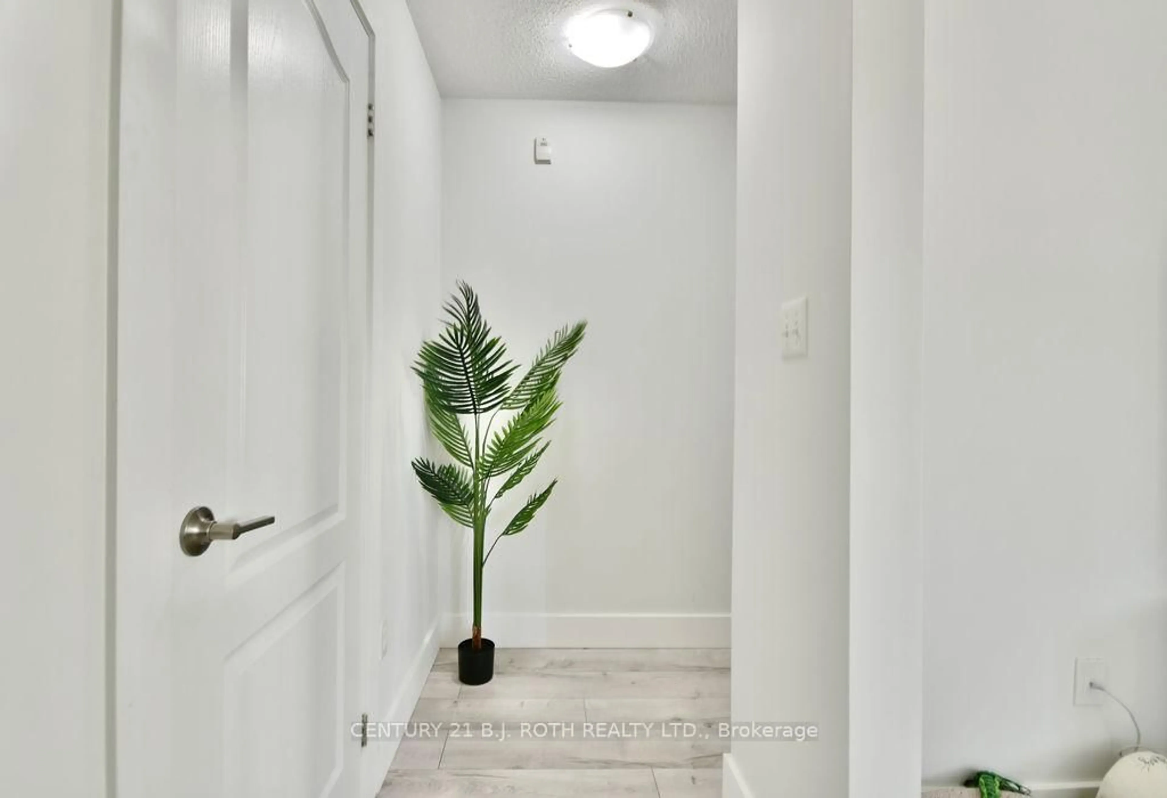 Indoor entryway for 25 Madelaine Dr #5, Barrie Ontario L9J 0G8
