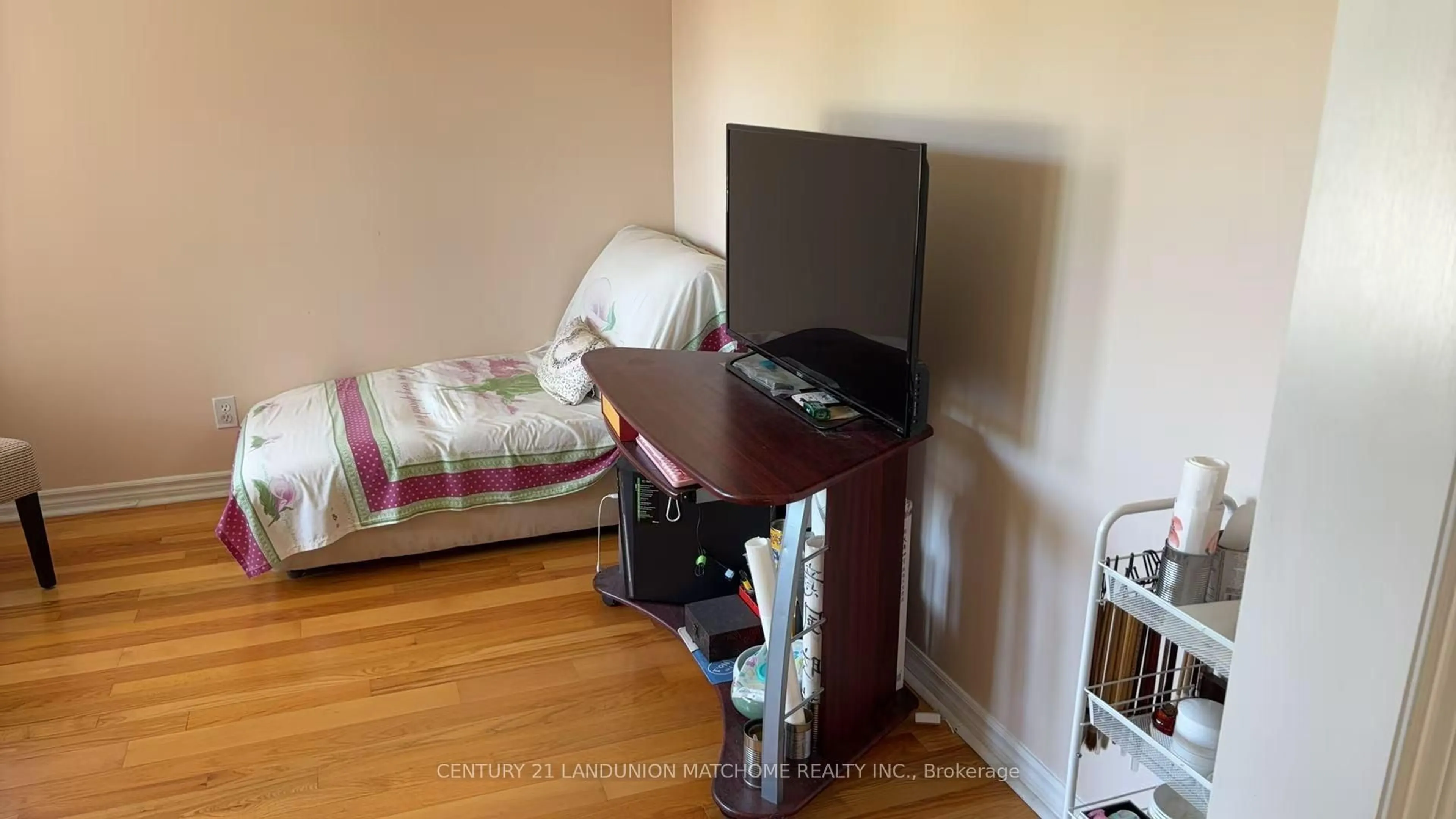 A pic of a room for 296 Pringle Dr, Barrie Ontario L4N 0Z2