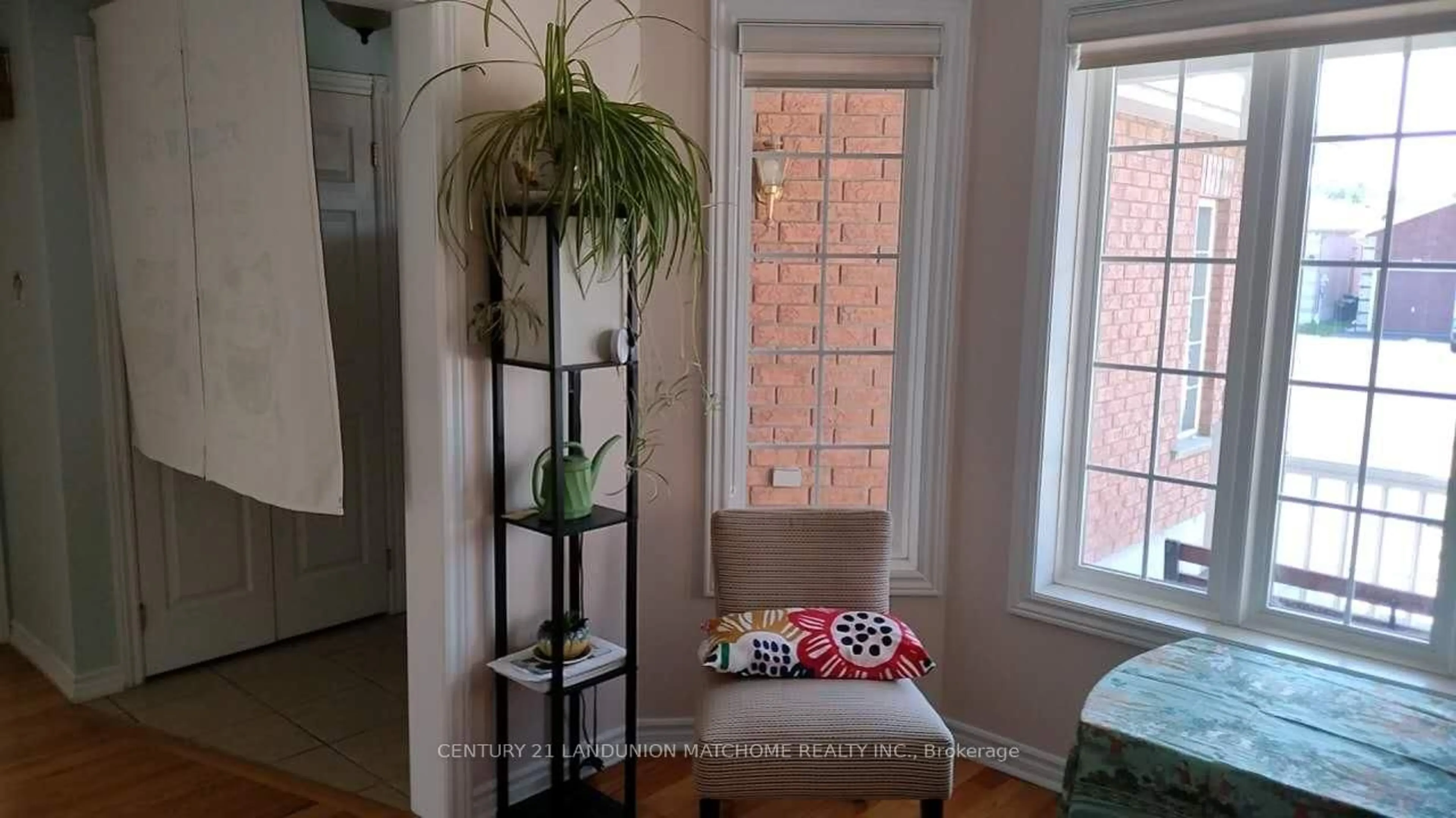 Indoor entryway for 296 Pringle Dr, Barrie Ontario L4N 0Z2