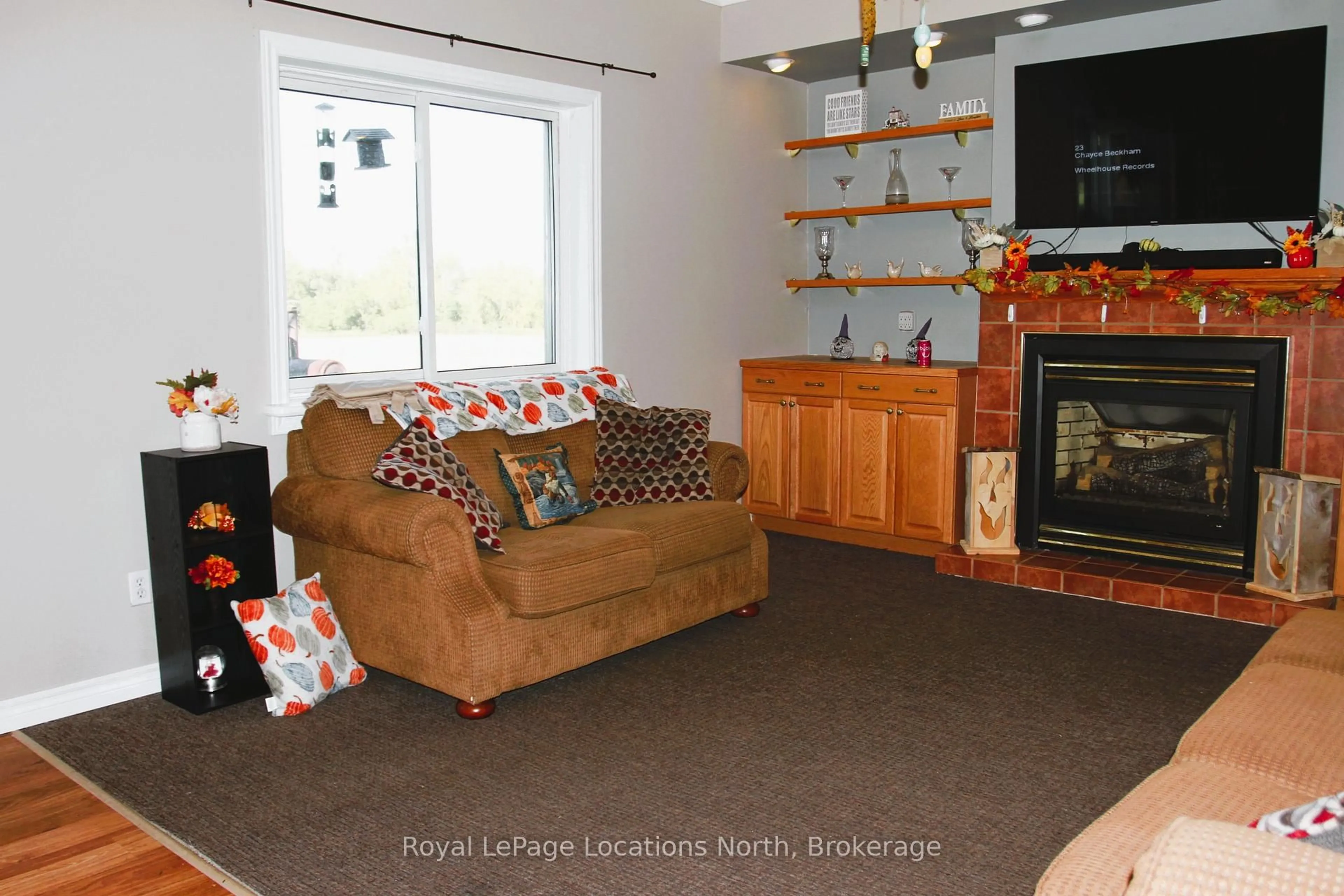 Living room with furniture, unknown for 1539 6 Concession, Clearview Ontario L0M 1S0