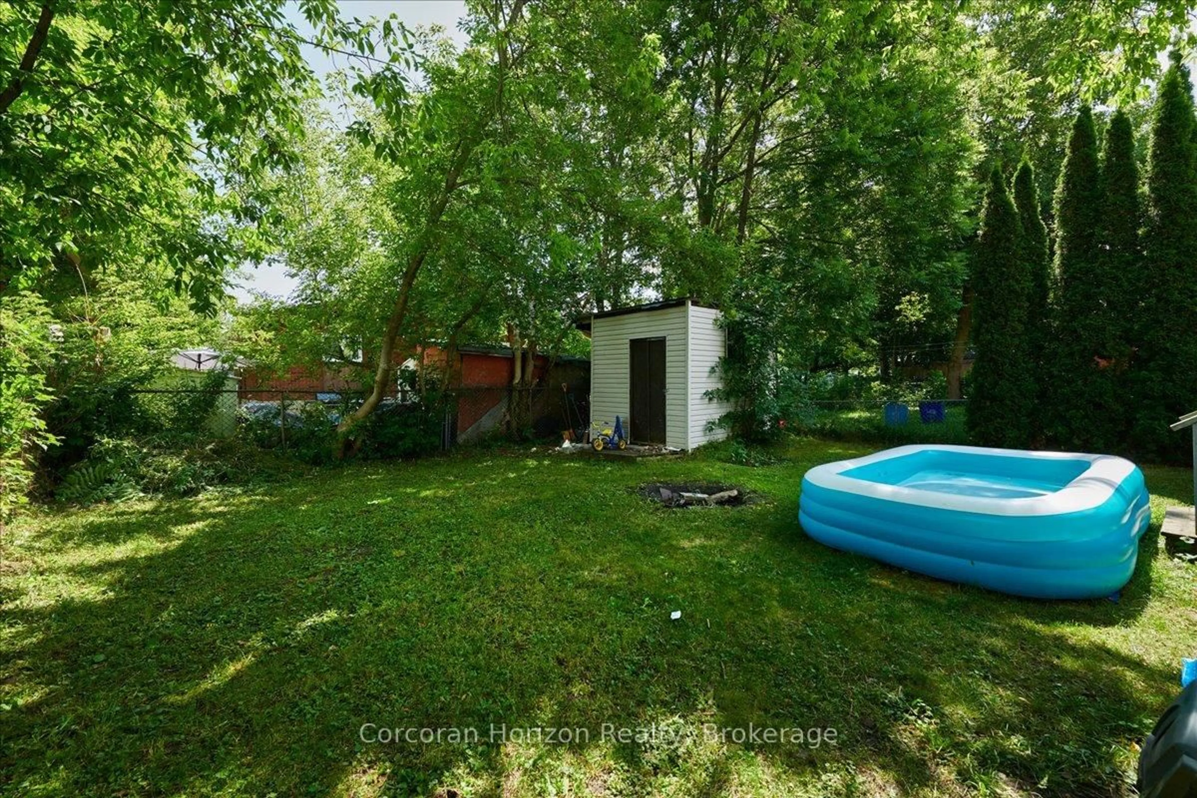 Pool for 361 Fitton St, Midland Ontario L4R 2T4
