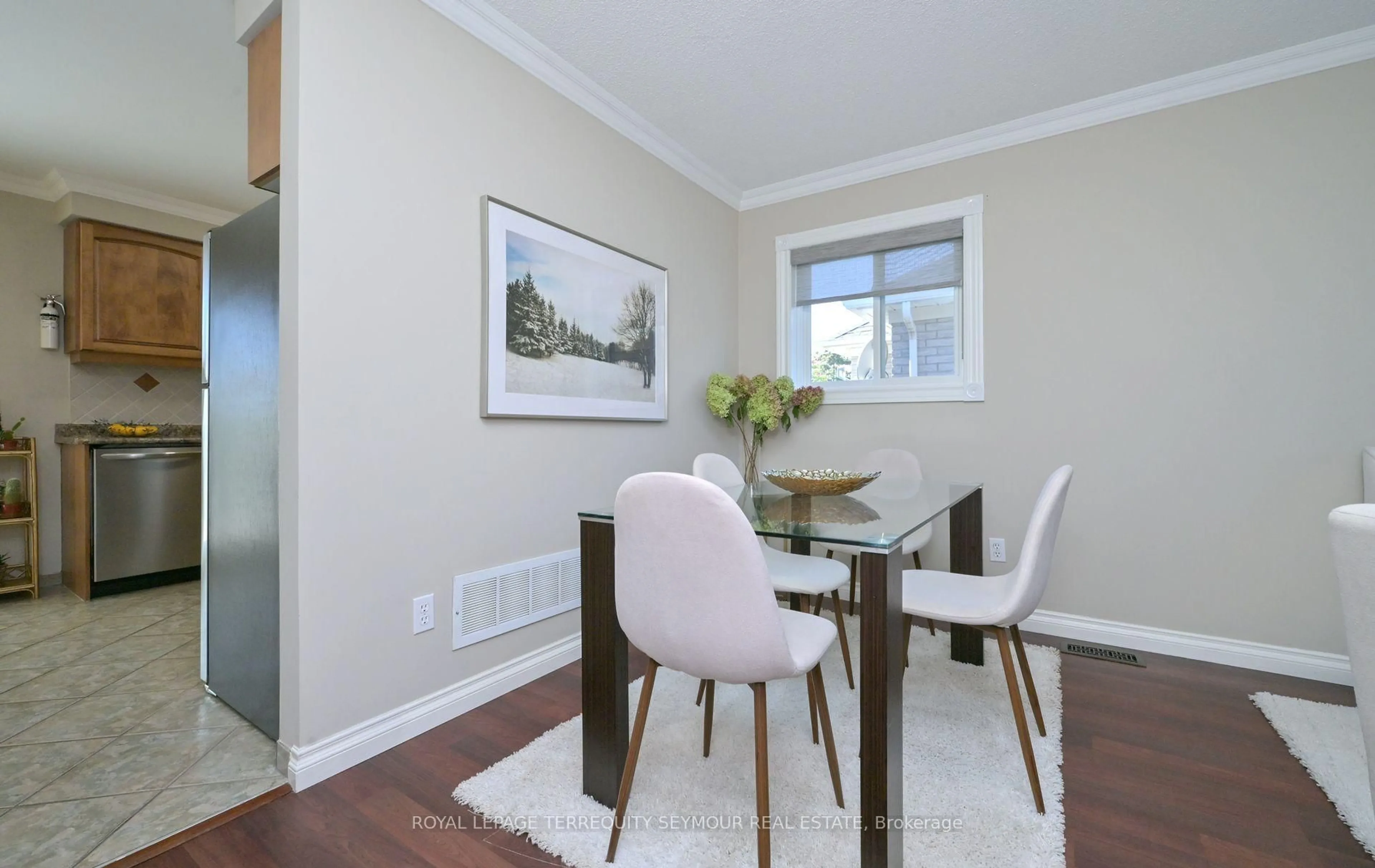 Dining room, wood/laminate floor for 190 Wessenger Dr, Barrie Ontario L4N 8N9